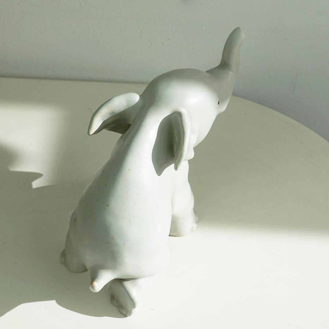 Metà XX secolo Elefante austriaco in ceramica Wienerberger di metà secolo in vendita