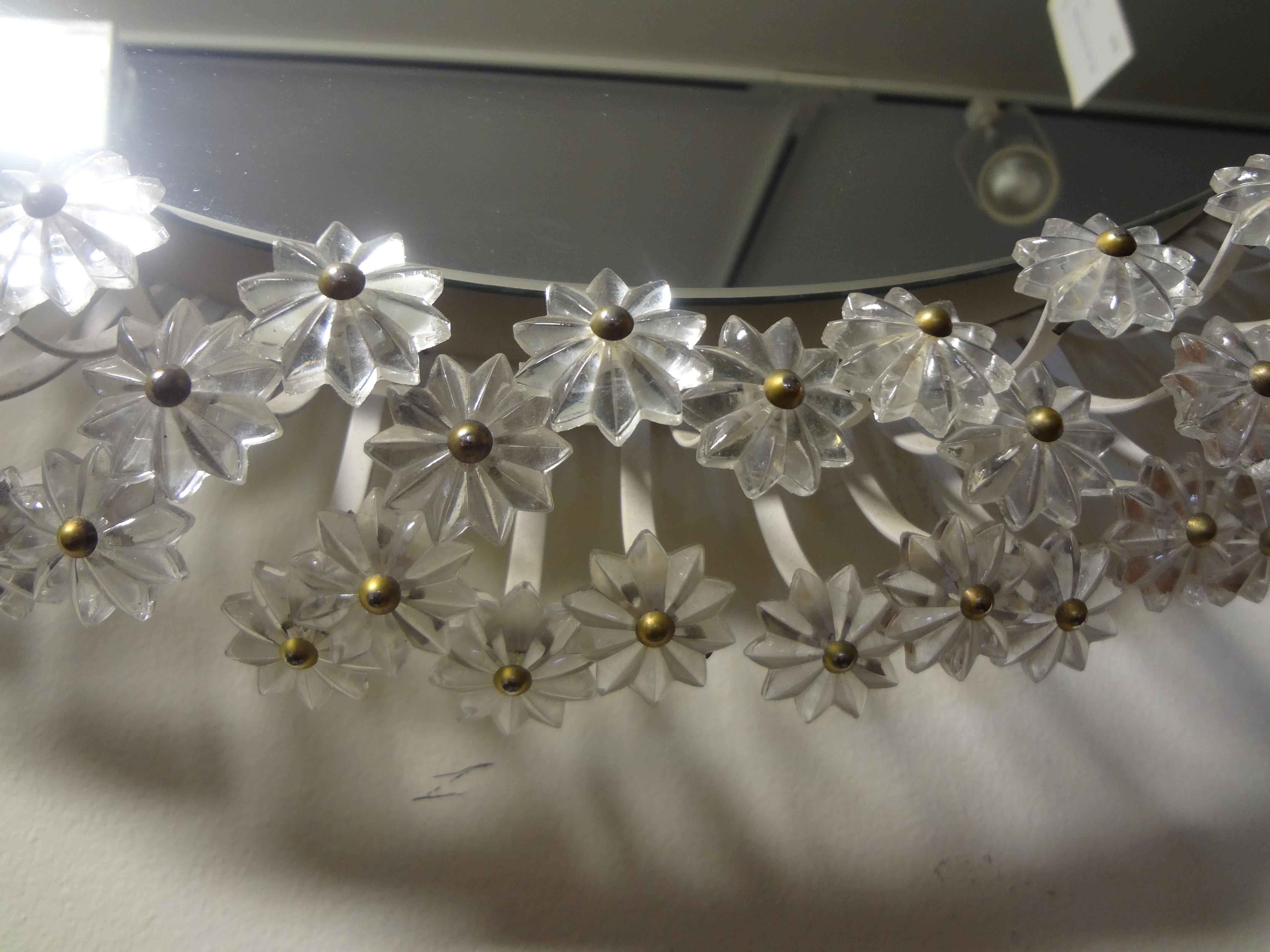 Mid-Century Modern Miroir autrichien avec fleurs de verre par Emil Stejnar pour Rupert Nikoll en vente