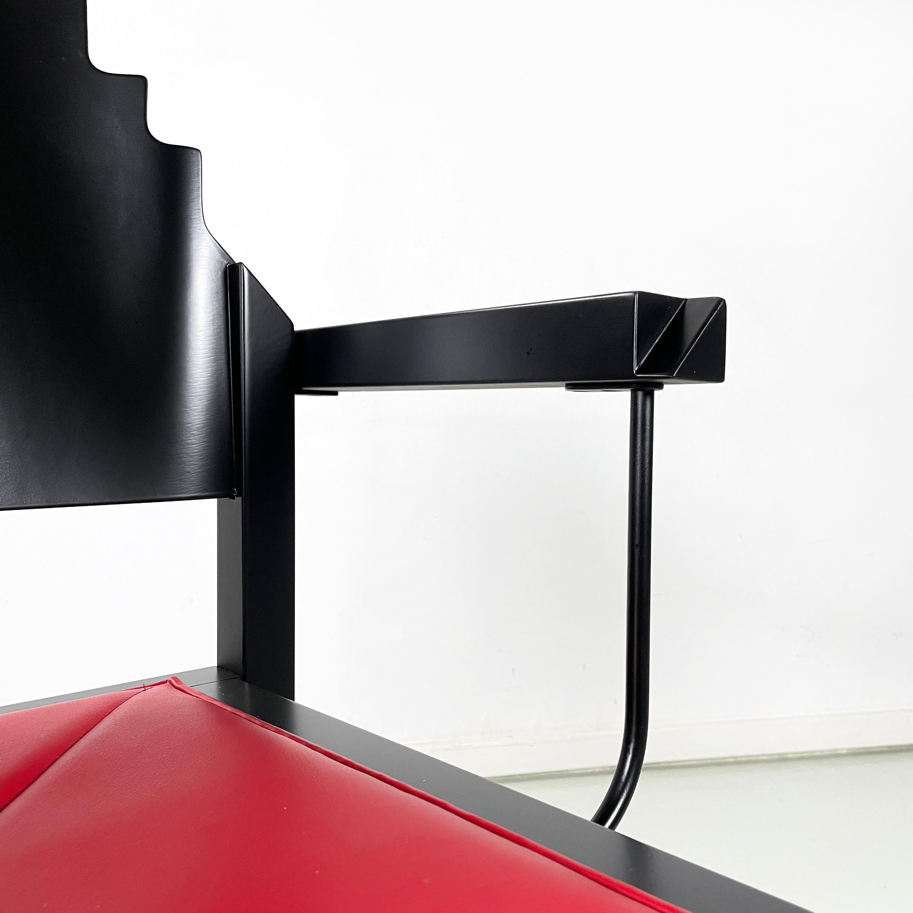 Métal Chaise moderne autrichienne en bois noir et cuir rouge par Thonet, années 1990 en vente