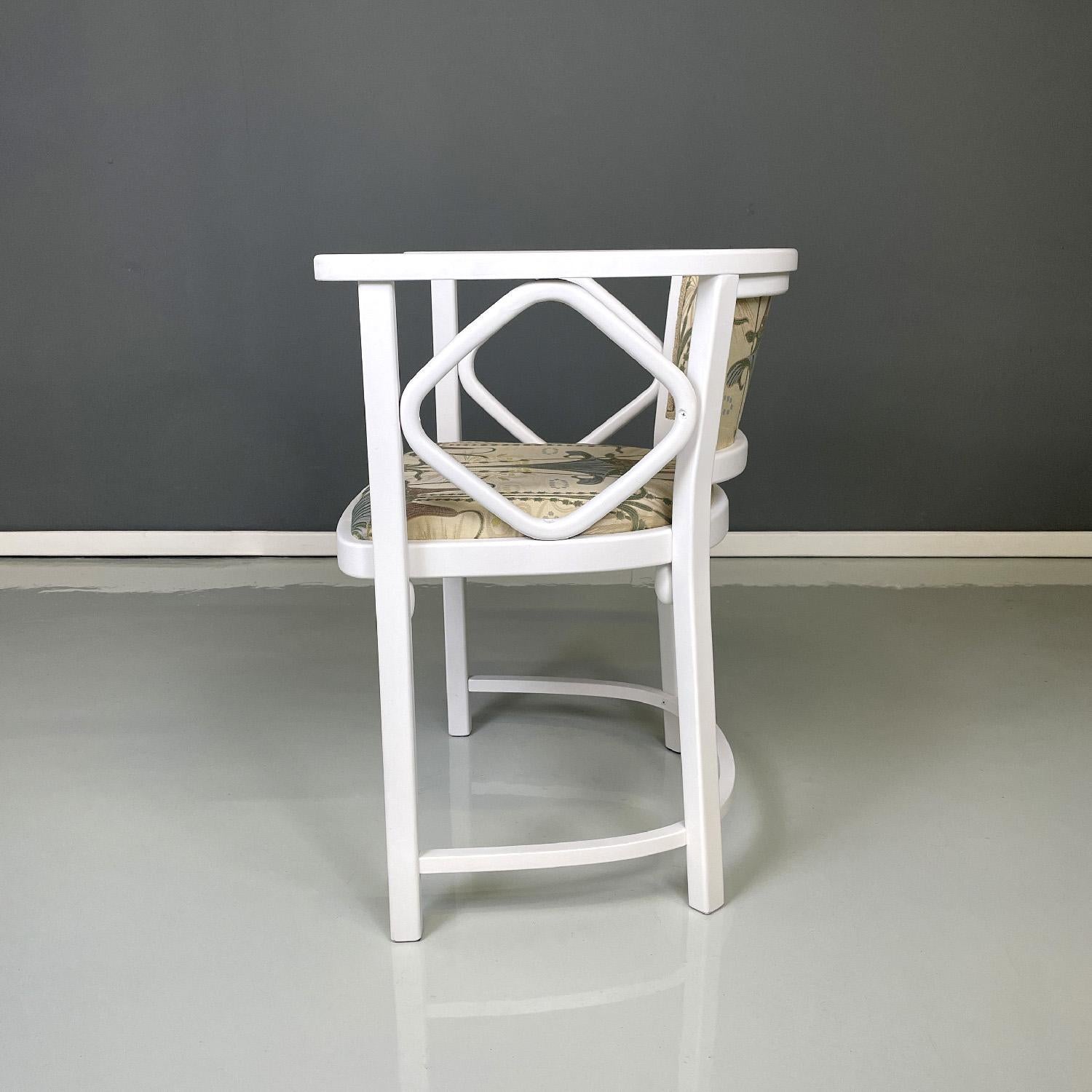 Austrian modern white wood fabric tub chairs Joseph Hoffmann for Thonet, 1970s In Good Condition For Sale In MIlano, IT