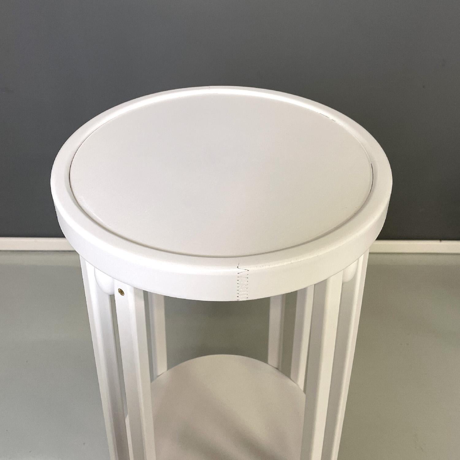Austrian modern white wooden pedestal with two tops by Thonet, 1990s In Good Condition For Sale In MIlano, IT