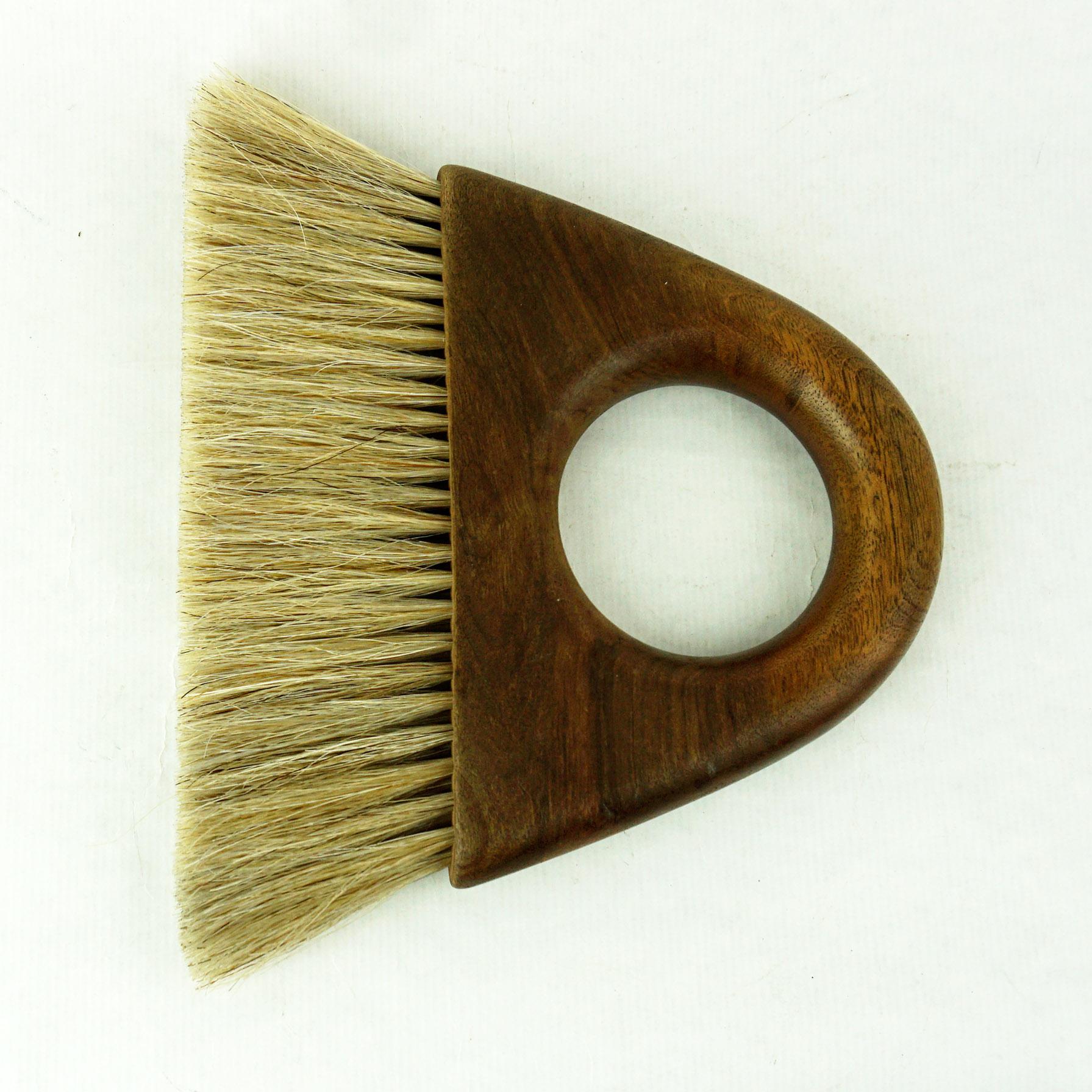 Austrian Modernist Walnut Clothing or Table Brush by Carl Auböck In Good Condition In Vienna, AT