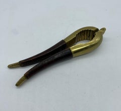 Österreichischer Nussknacker von Carl Auböck aus Leder und Messing