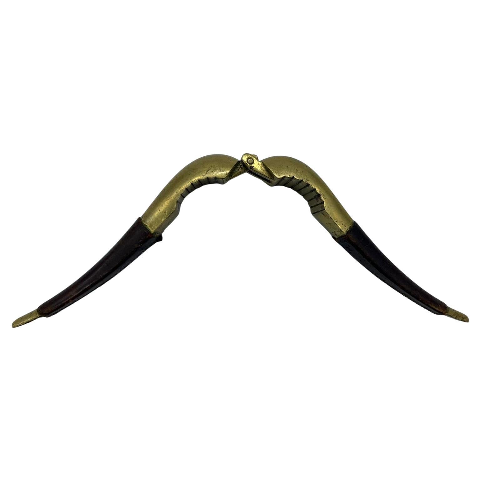 Laiton Austrian nutcracker by Carl Auböck made of leather & brass en vente