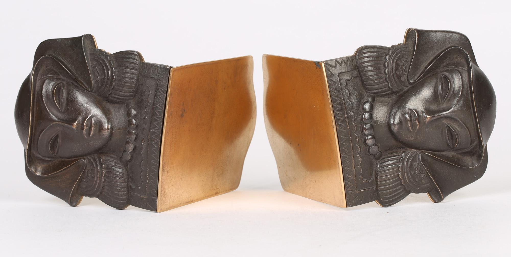 Österreichisches Paar Art-Déco-Buchstützen mit Jungfrauenkopf aus Bronze, Paar im Angebot 7