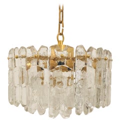 Lustre autrichienPalazzo de J.T. Kalmar, laiton doré et verre, vers les années 1960
