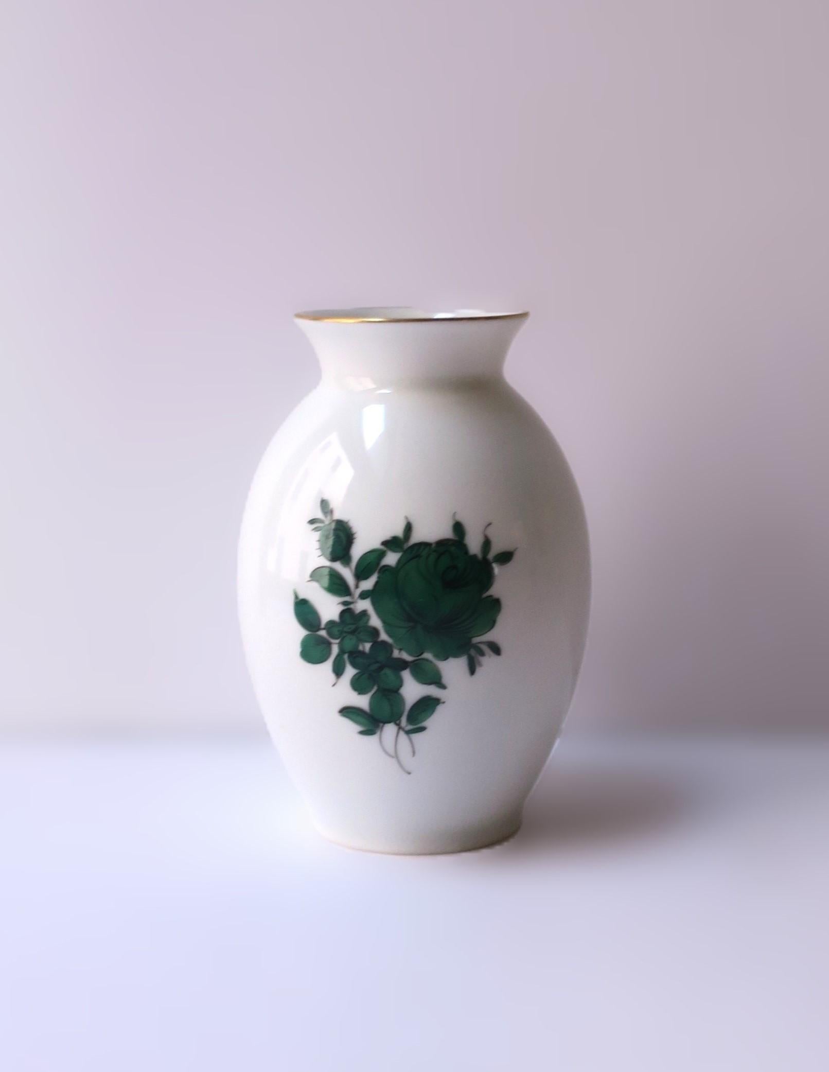 Austrian Porcelain Vase with Roses In Excellent Condition For Sale In New York, NY