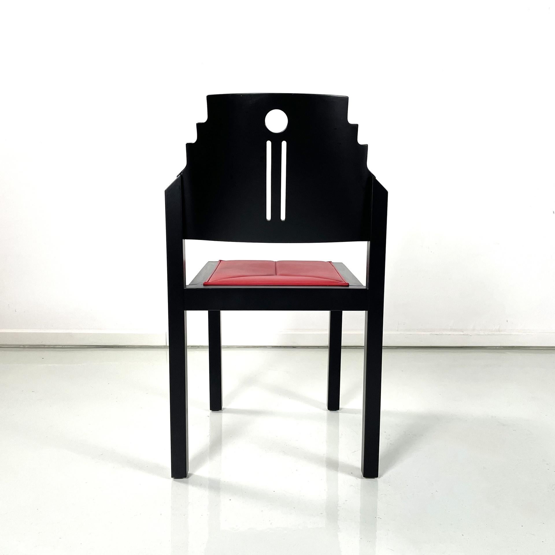 Austriaco Sedie austriache post-moderne in pelle rossa e legno nero di Thonet, anni '90 in vendita