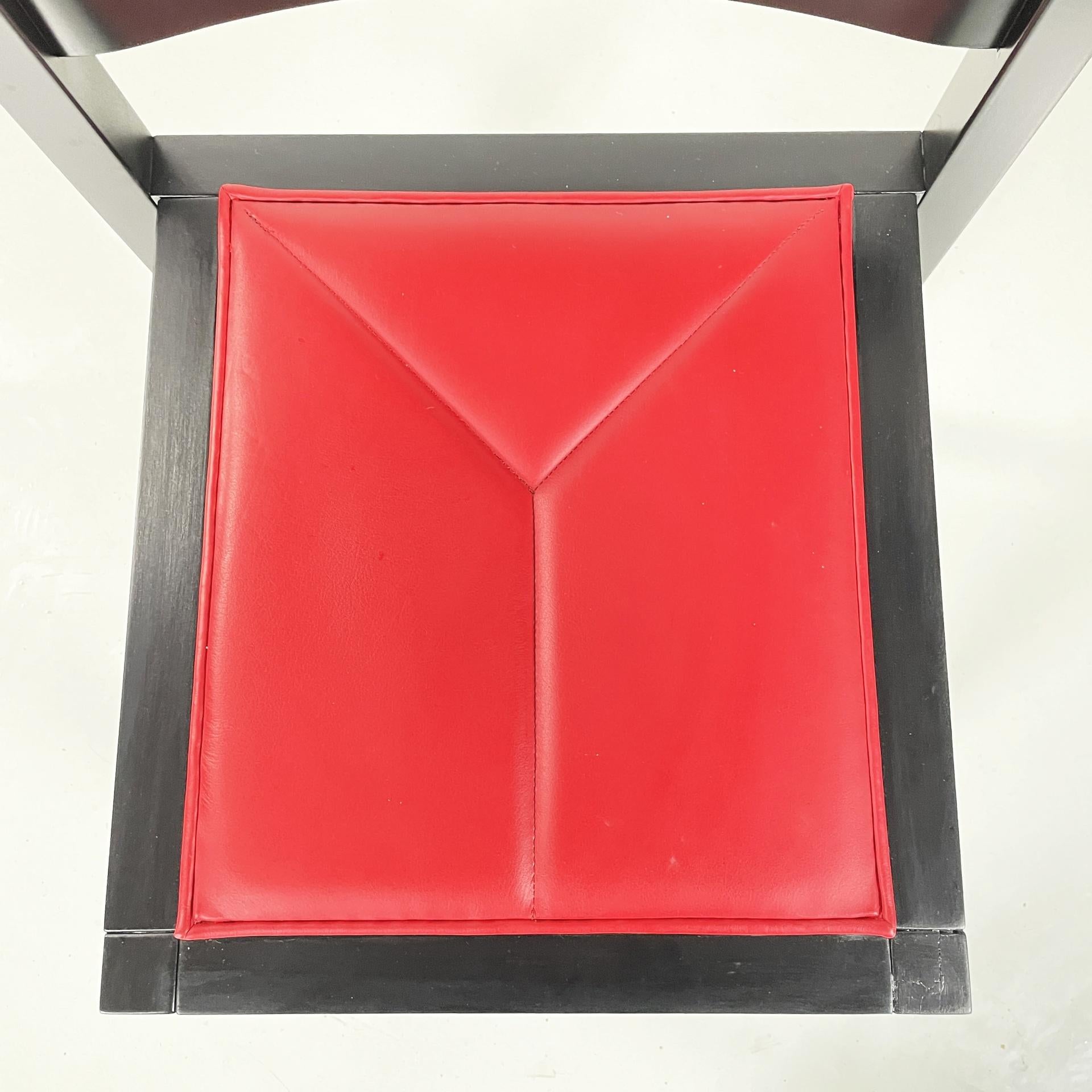 Sedie austriache post-moderne in pelle rossa e legno nero di Thonet, anni '90 in vendita 2