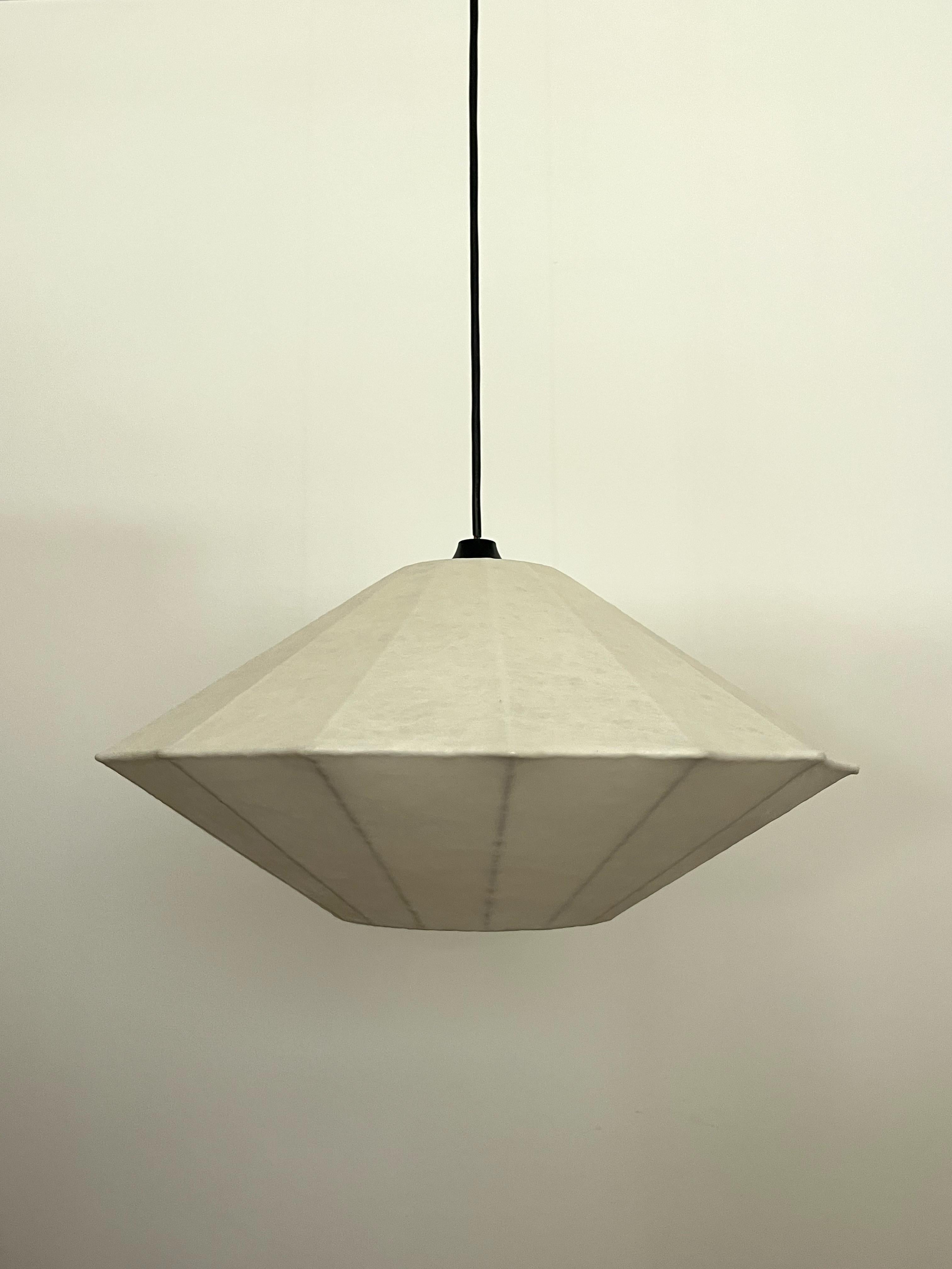 Postmoderno Set di quattro lampadari austriaci postmoderni 