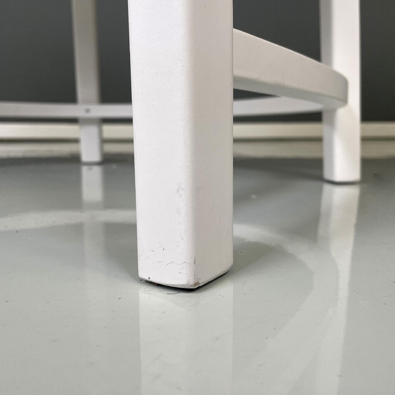 Sedie da vasca austriache postmoderne in legno bianco di Joseph Hoffmann per Thonet, anni '90 in vendita 7