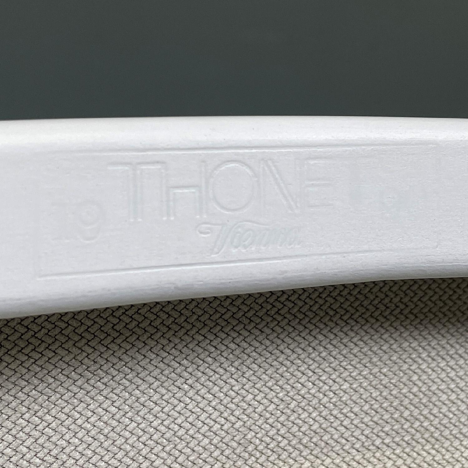 Sedie da vasca austriache postmoderne in legno bianco di Joseph Hoffmann per Thonet, anni '90 in vendita 9