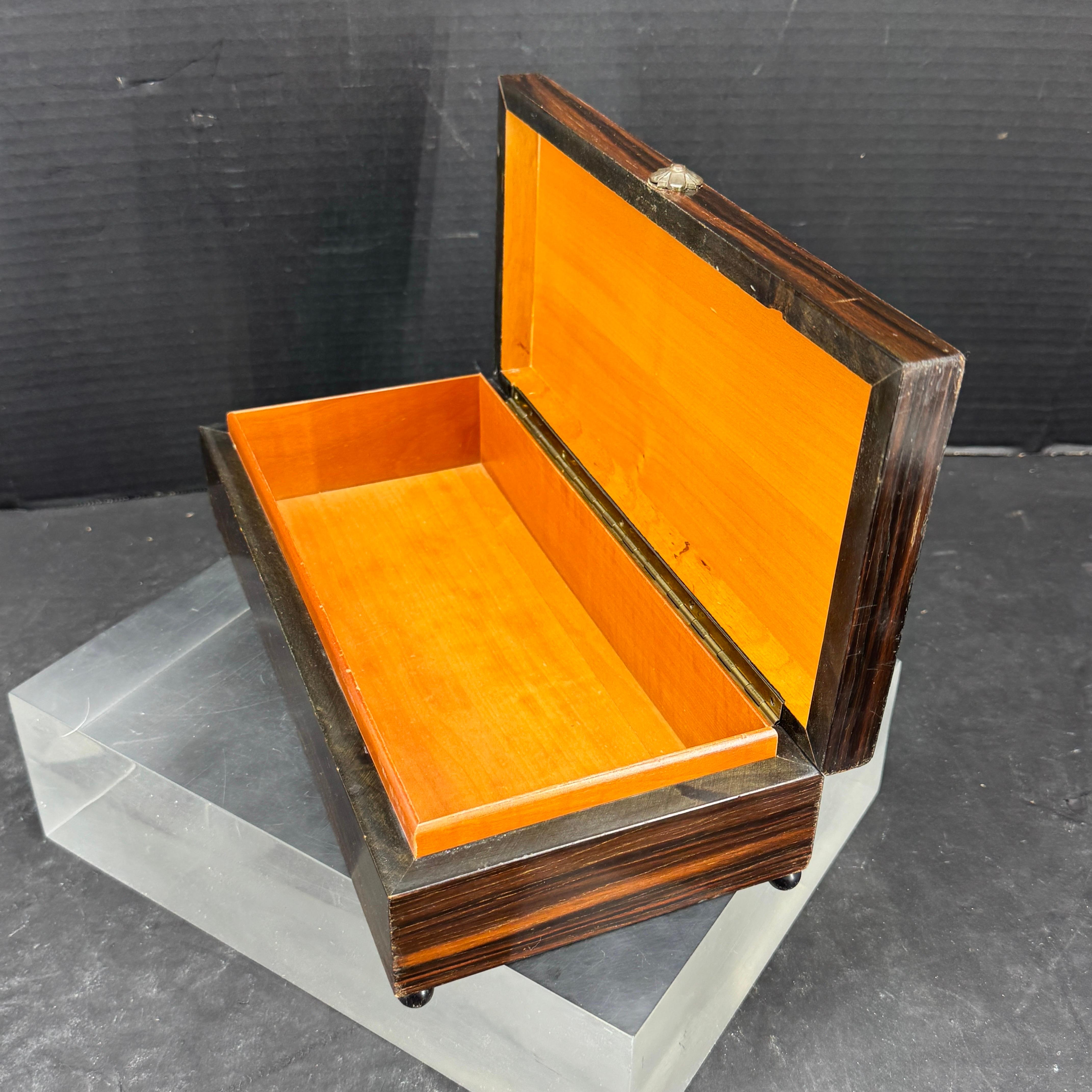 Austrian Rectangular Rosewood Trinket Jewelry Box In Good Condition For Sale In Haddonfield, NJ