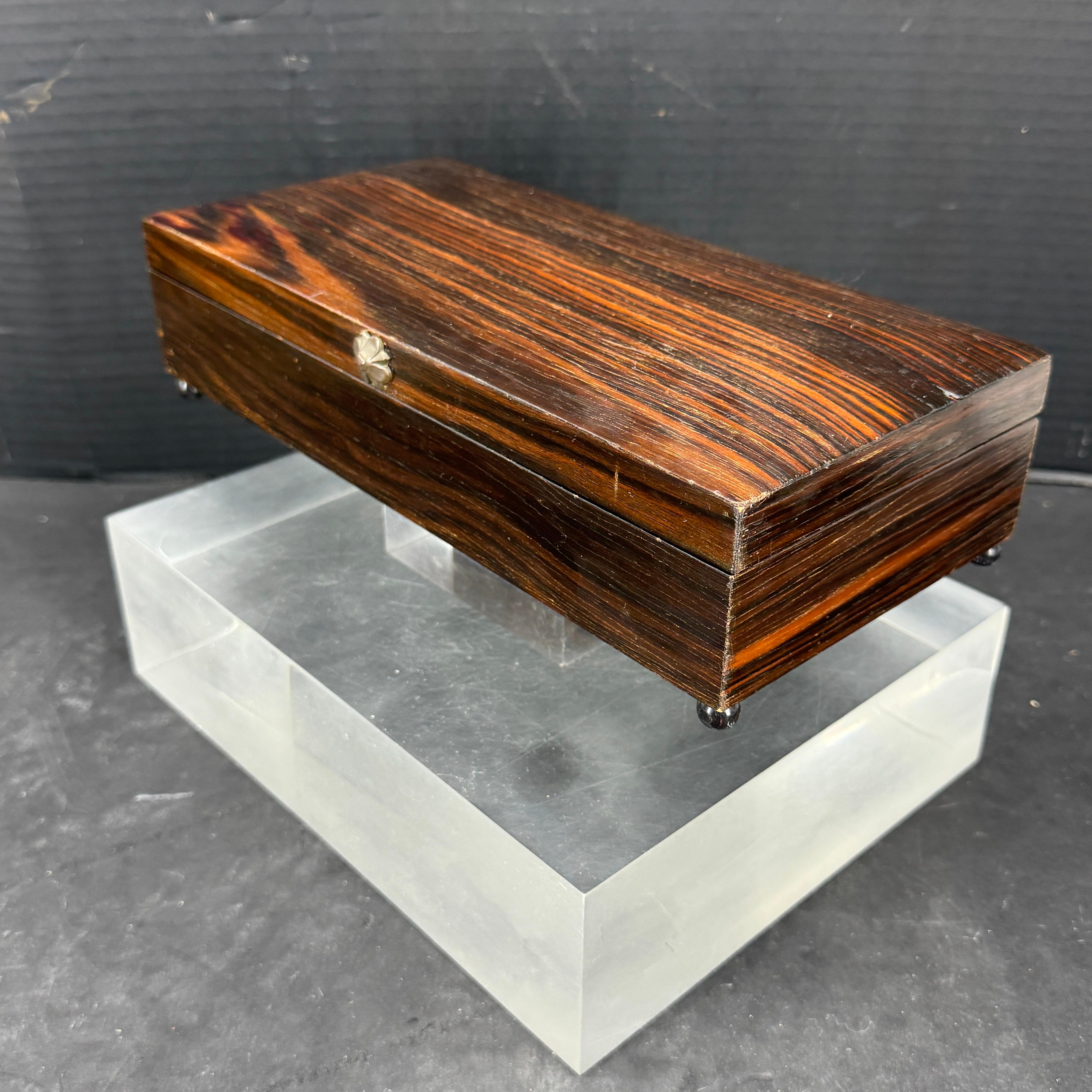 20th Century Austrian Rectangular Rosewood Trinket Jewelry Box For Sale