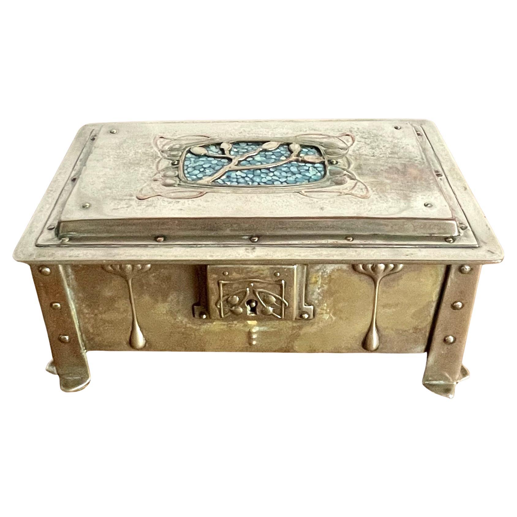 Caja decorativa de la Secesión Austriaca de plata sobre cobre