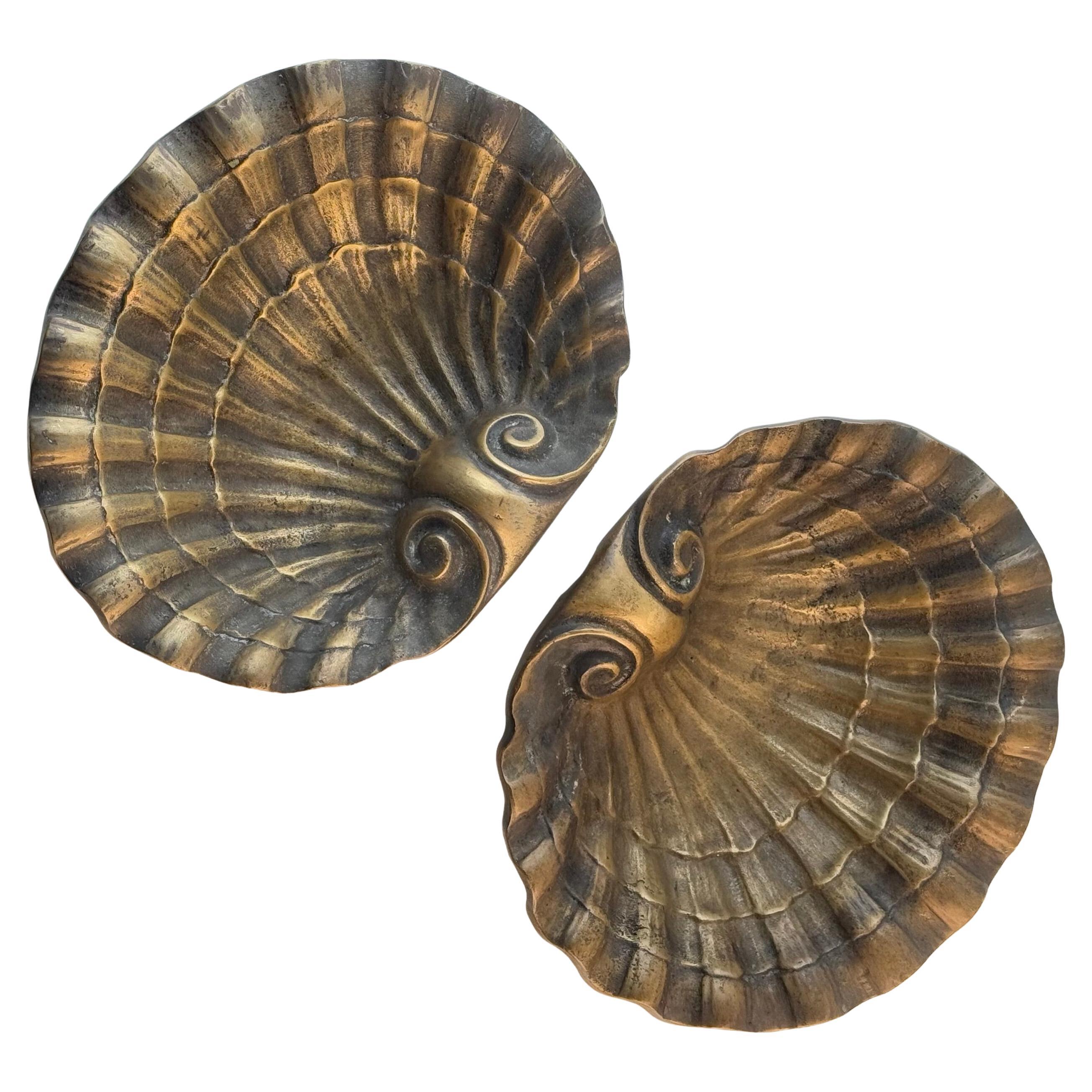 Austrian Secessionist Brass Vide-Poche Bowls, Set of Two, Early 20th Century For Sale