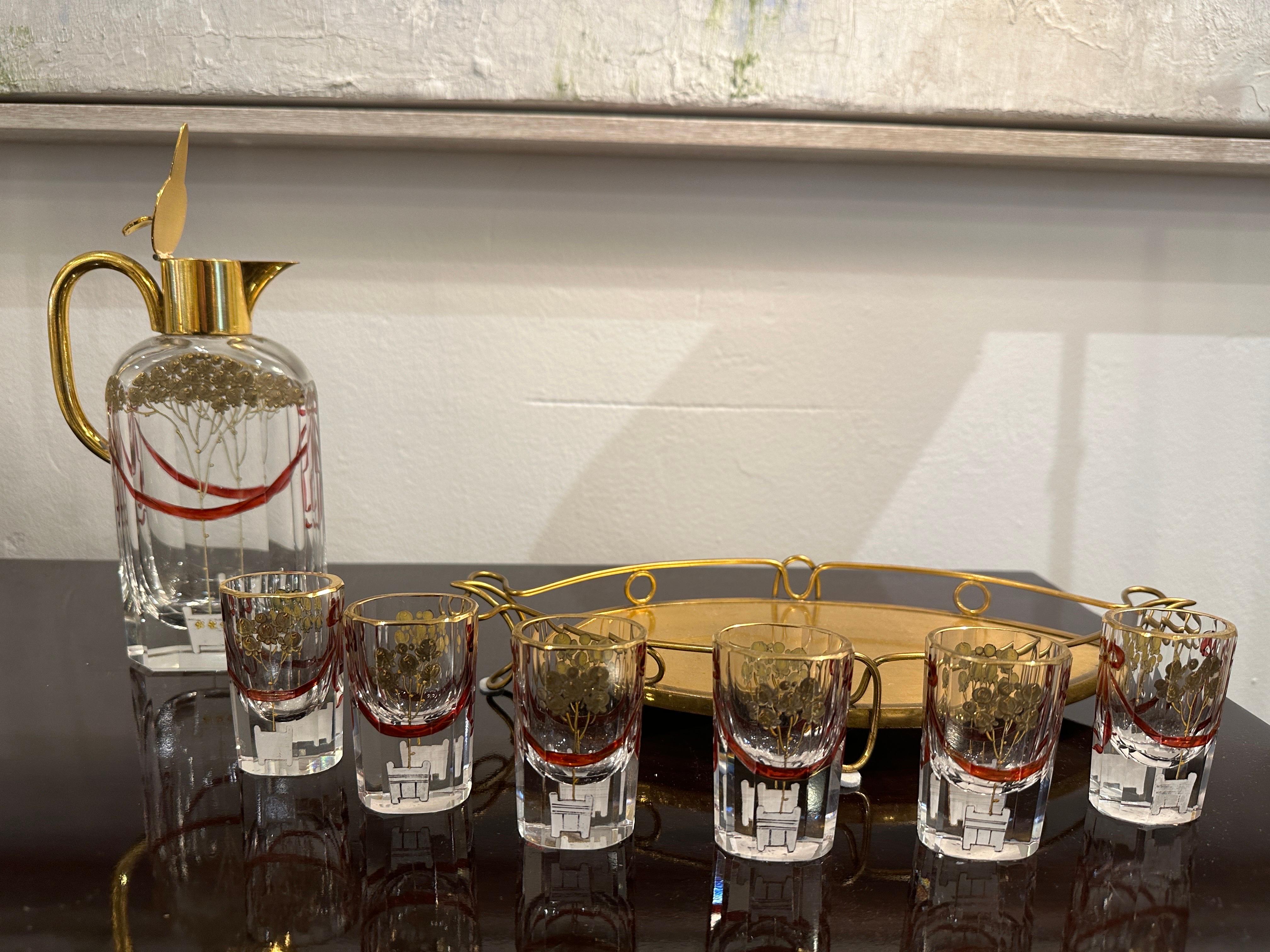 Ensemble autrichien sécessionniste de carafes et de verres à cordial Bon état - En vente à East Hampton, NY