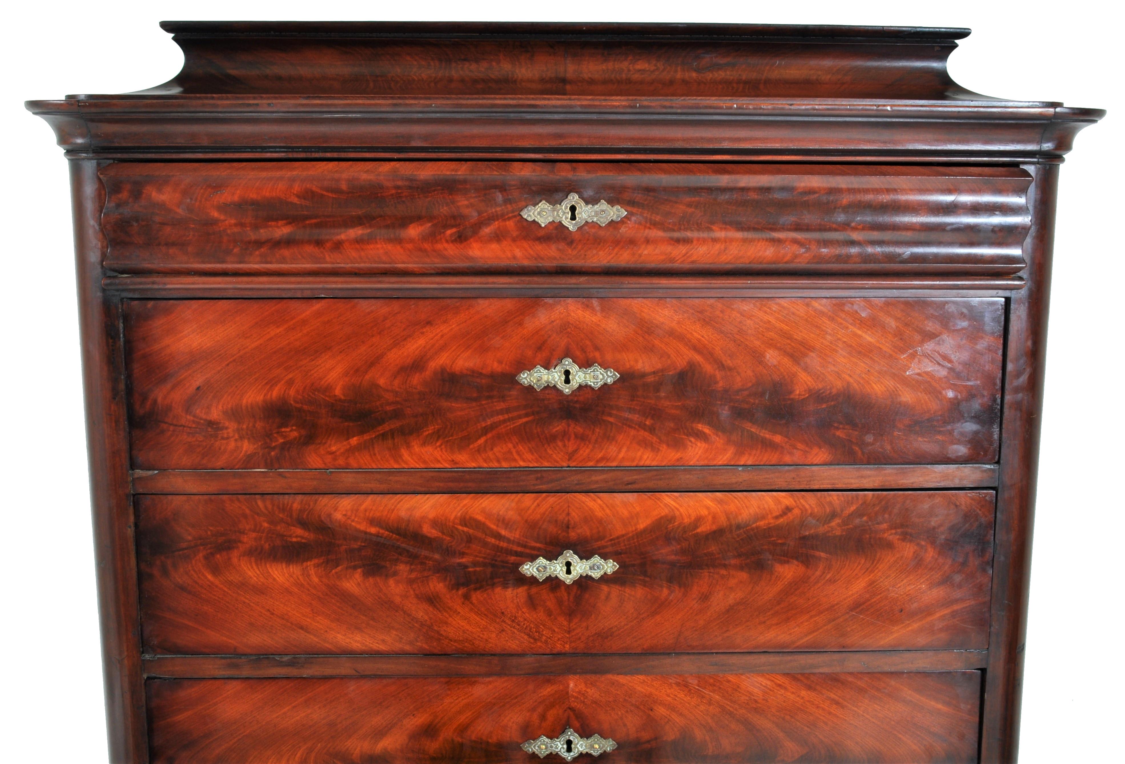 Austrian Seven-Drawer Biedermeier Figured Walnut Chest of Drawers/Semainier 3