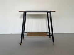 Mesa auxiliar austriaca años 60