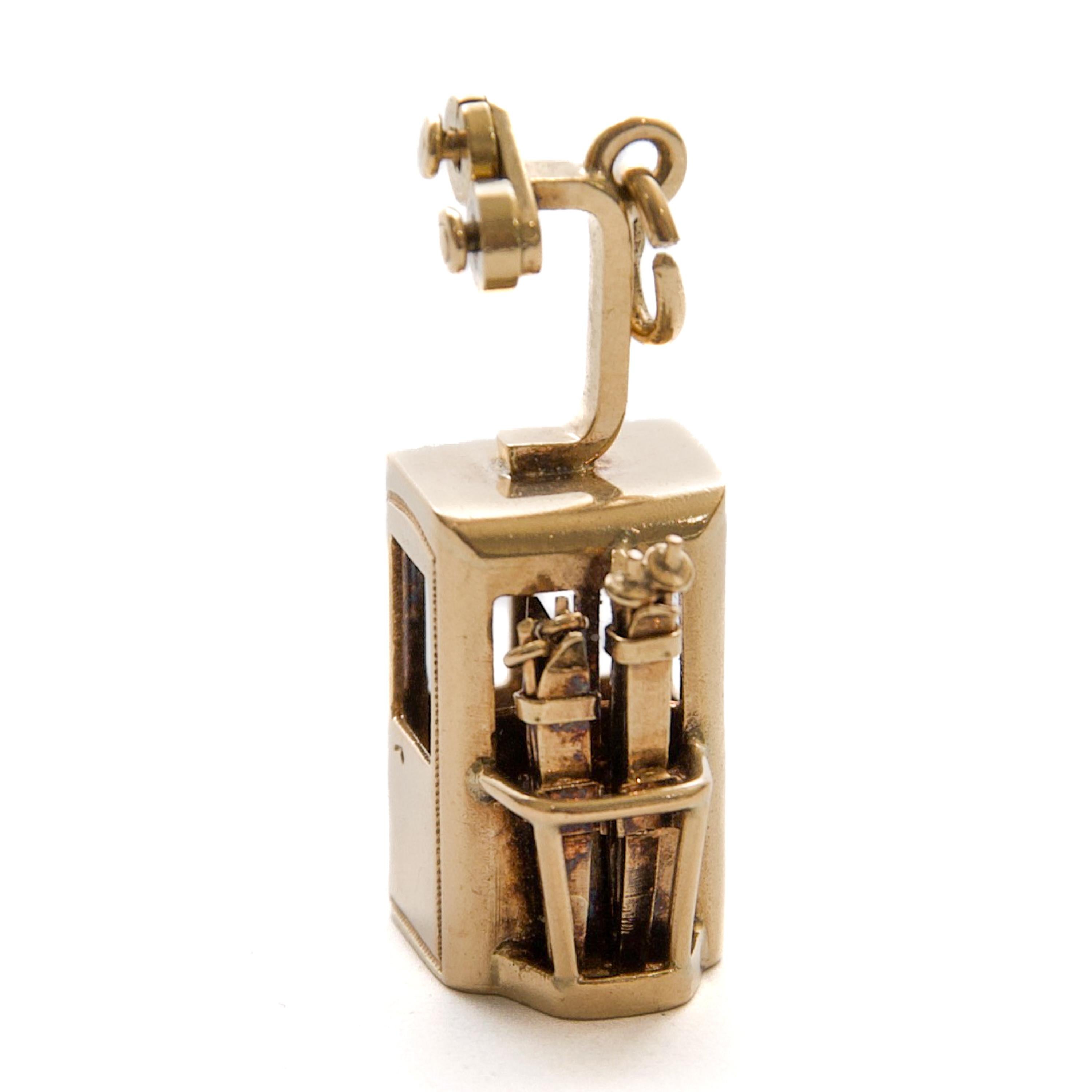 Ciondolo a forma di gondola di un impianto di risalita austriaco in oro 14K, anni '50-'60 circa in vendita 5