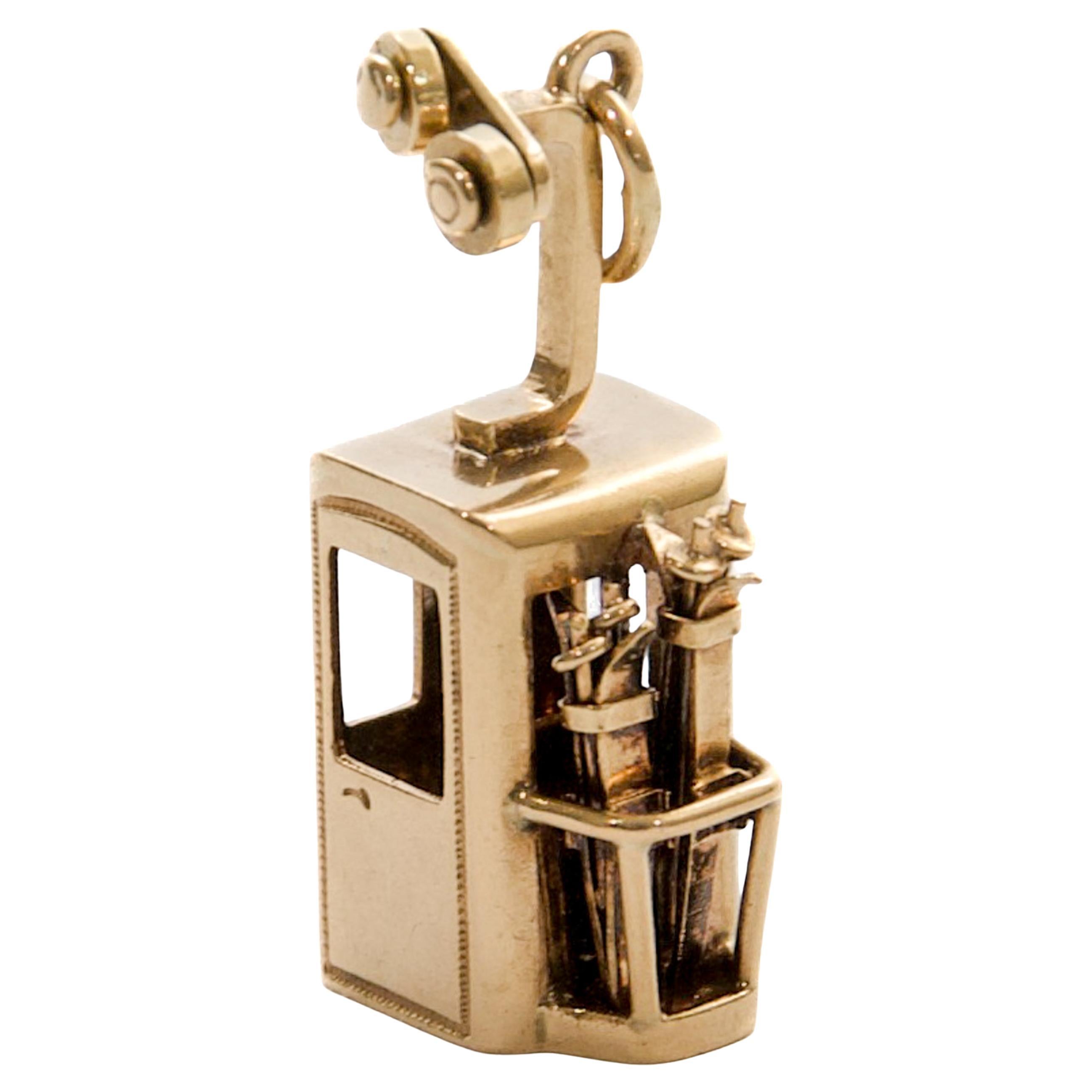 Pendentif en or 14 carats en forme de breloque de télécabine autrichienne, vers les années 1950-1960