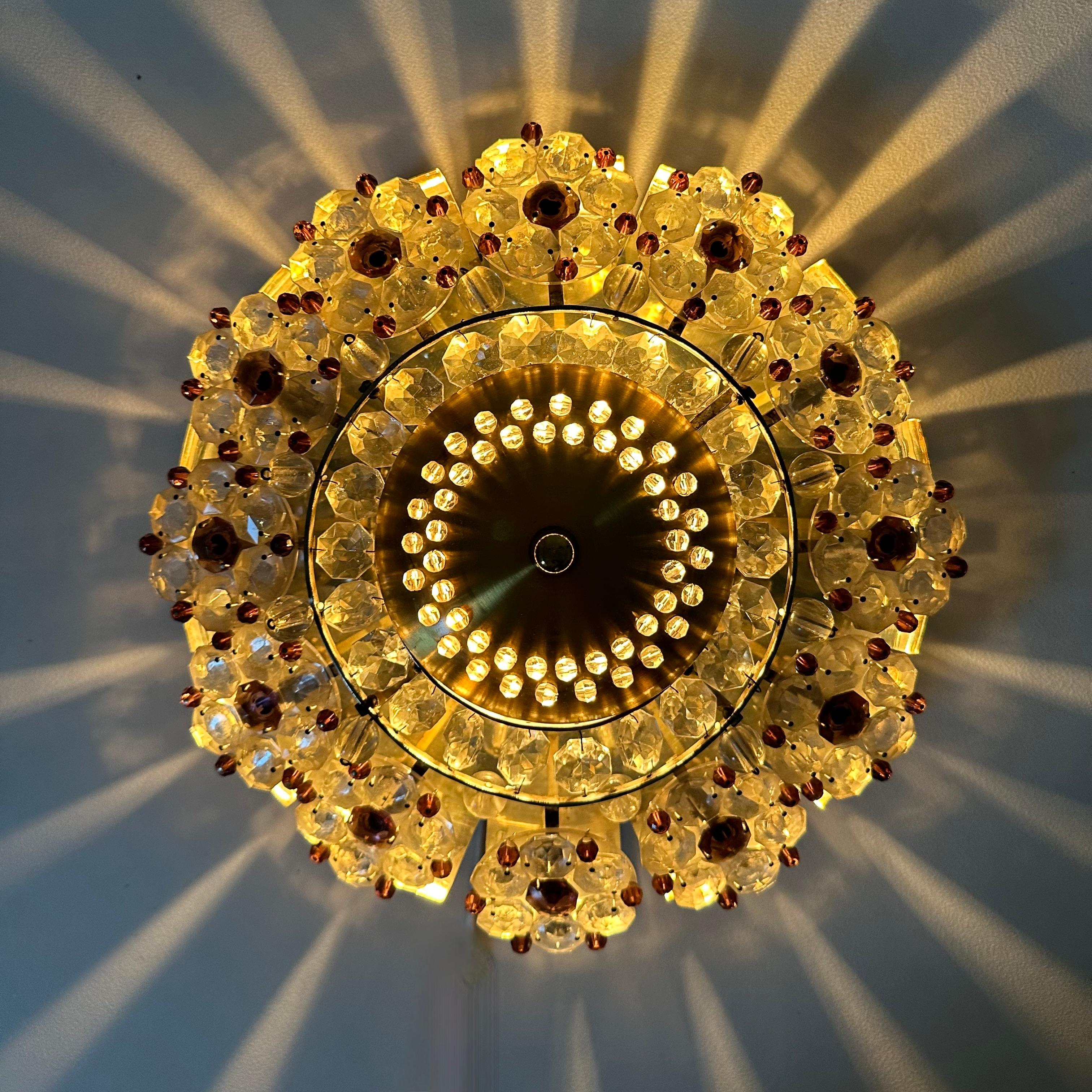 Austrian Stejnar Crytal Flush Light , 1960s
Dimensions: 30 cm Diameter, 9cm Height
Material: Metal, Crystal
Color: Purple, gold, white