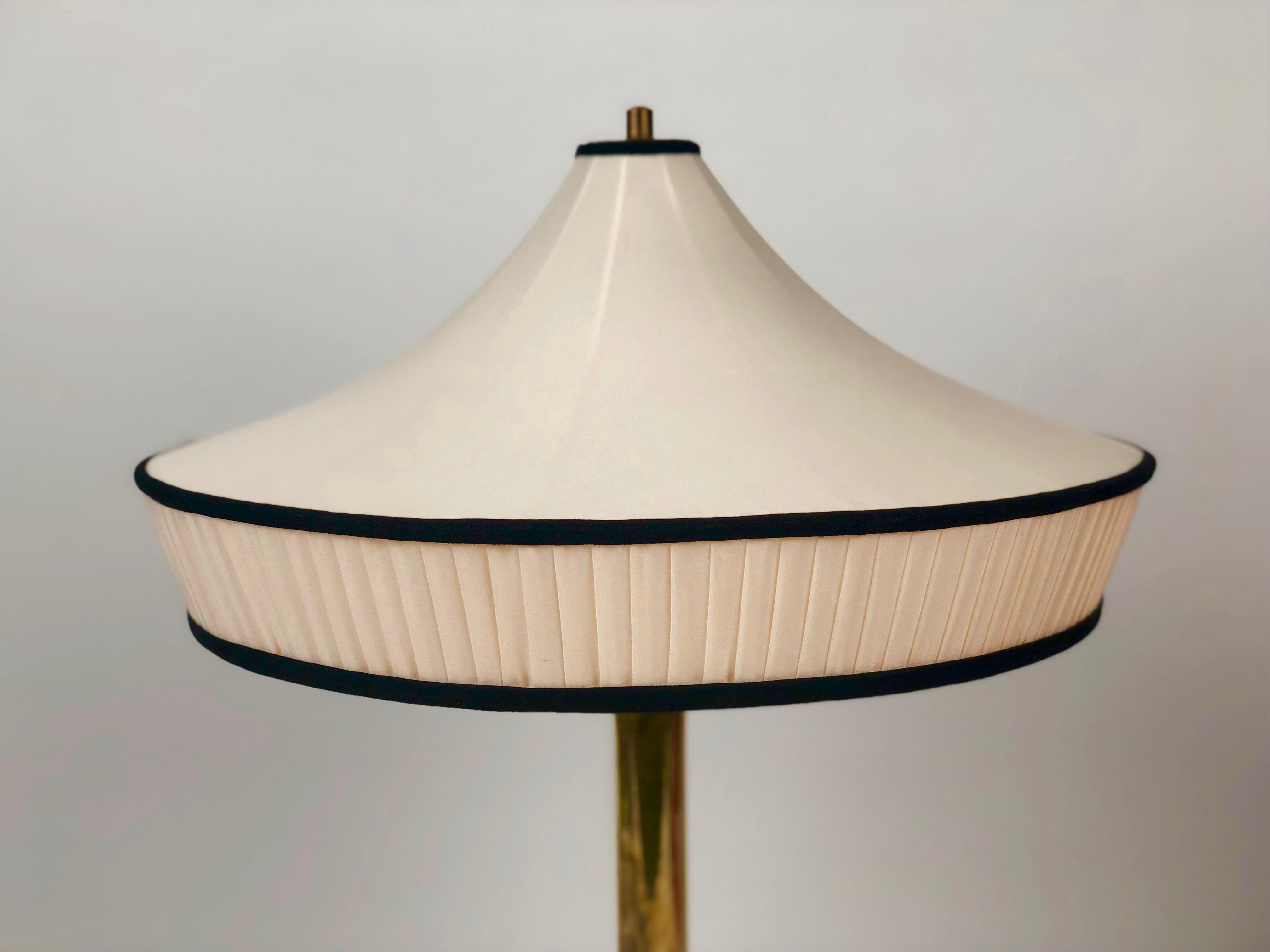 Österreichische Tischlampe, Jugendstil, Hoffmannesque (Frühes 20. Jahrhundert) im Angebot