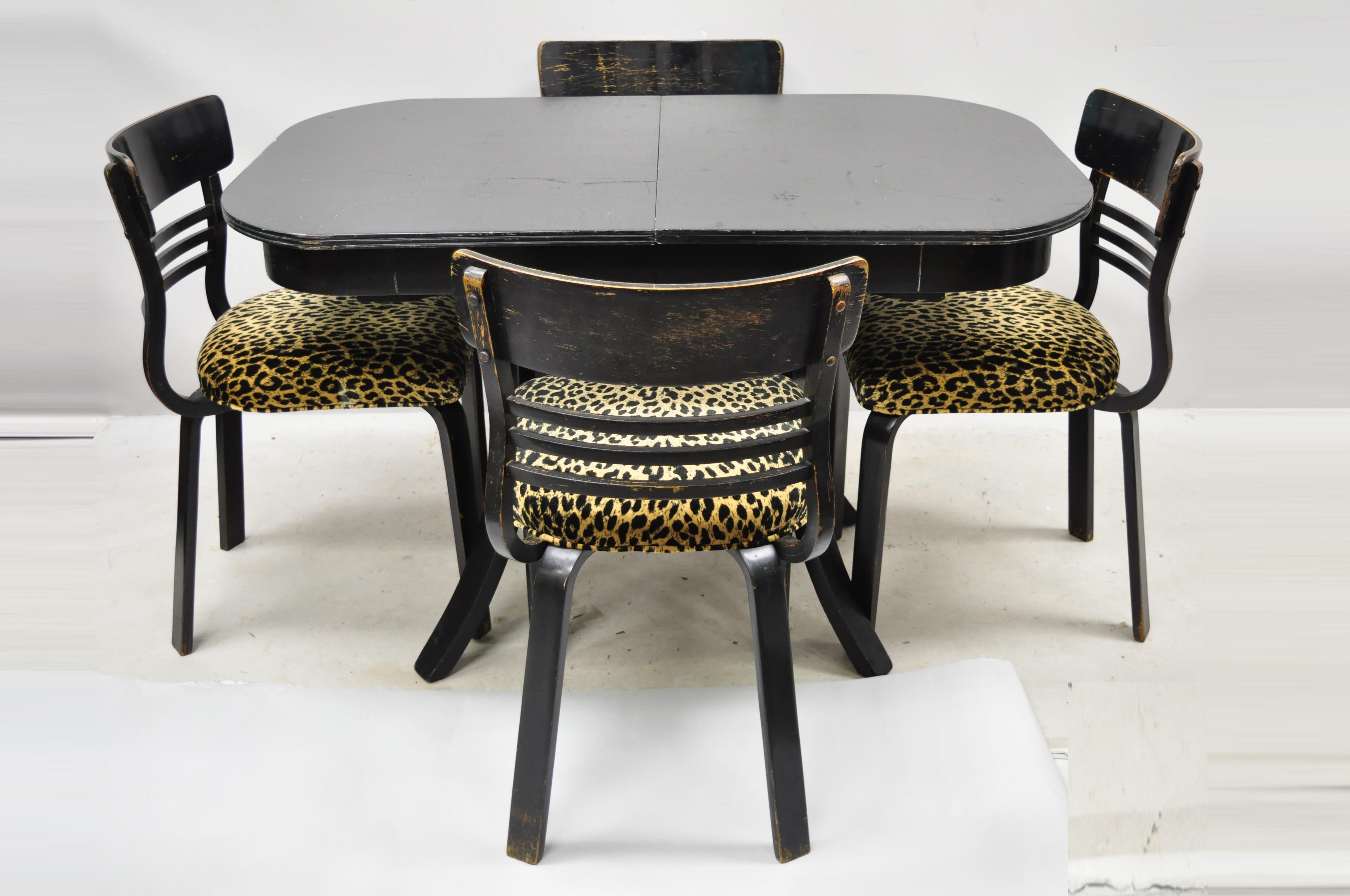 Ensemble de salle à manger autrichien Thonet en bois cintré noir en mauvais état, 4 chaises, 5 pièces en vente 5