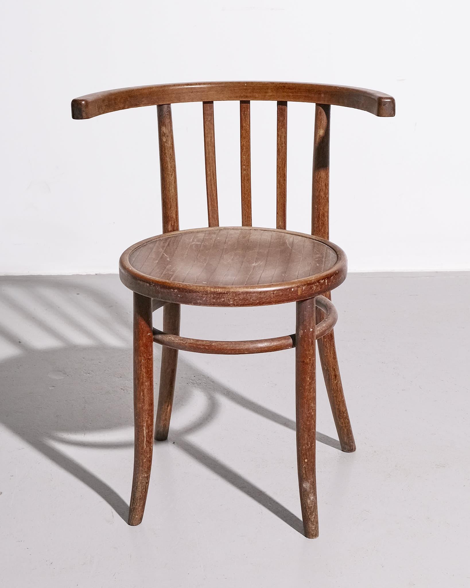 Chaise basse autrichienne de style Thonet Bon état - En vente à London, GB