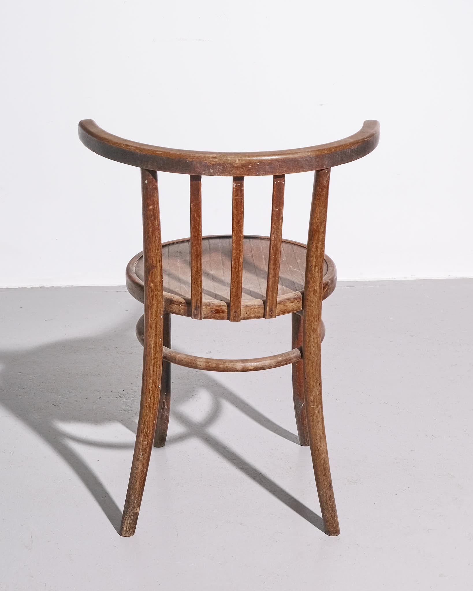 20ième siècle Chaise basse autrichienne de style Thonet en vente