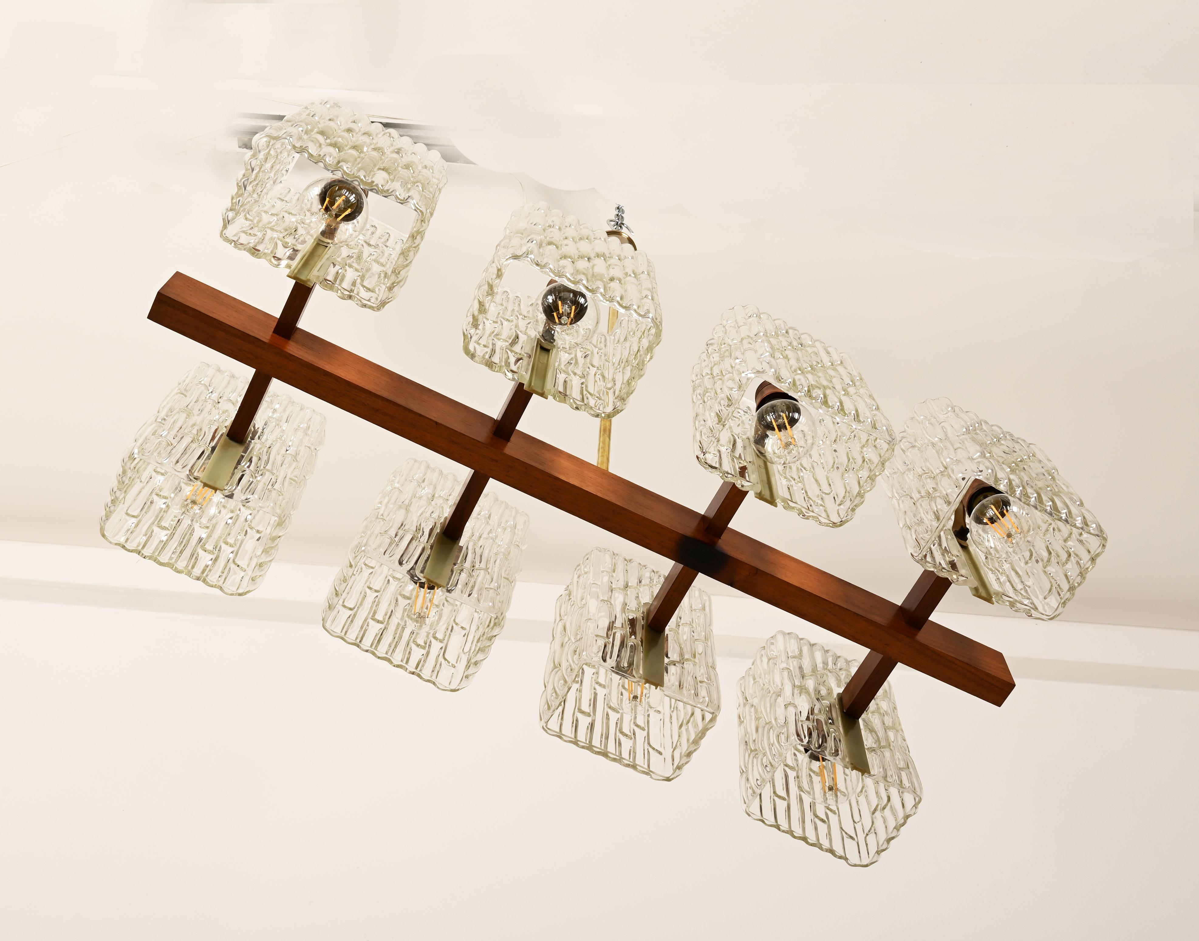 Lampadario austriaco in noce/ottone con paralumi in vetro pressato di Rupert Nikoll In condizioni buone in vendita a Vienna, AT