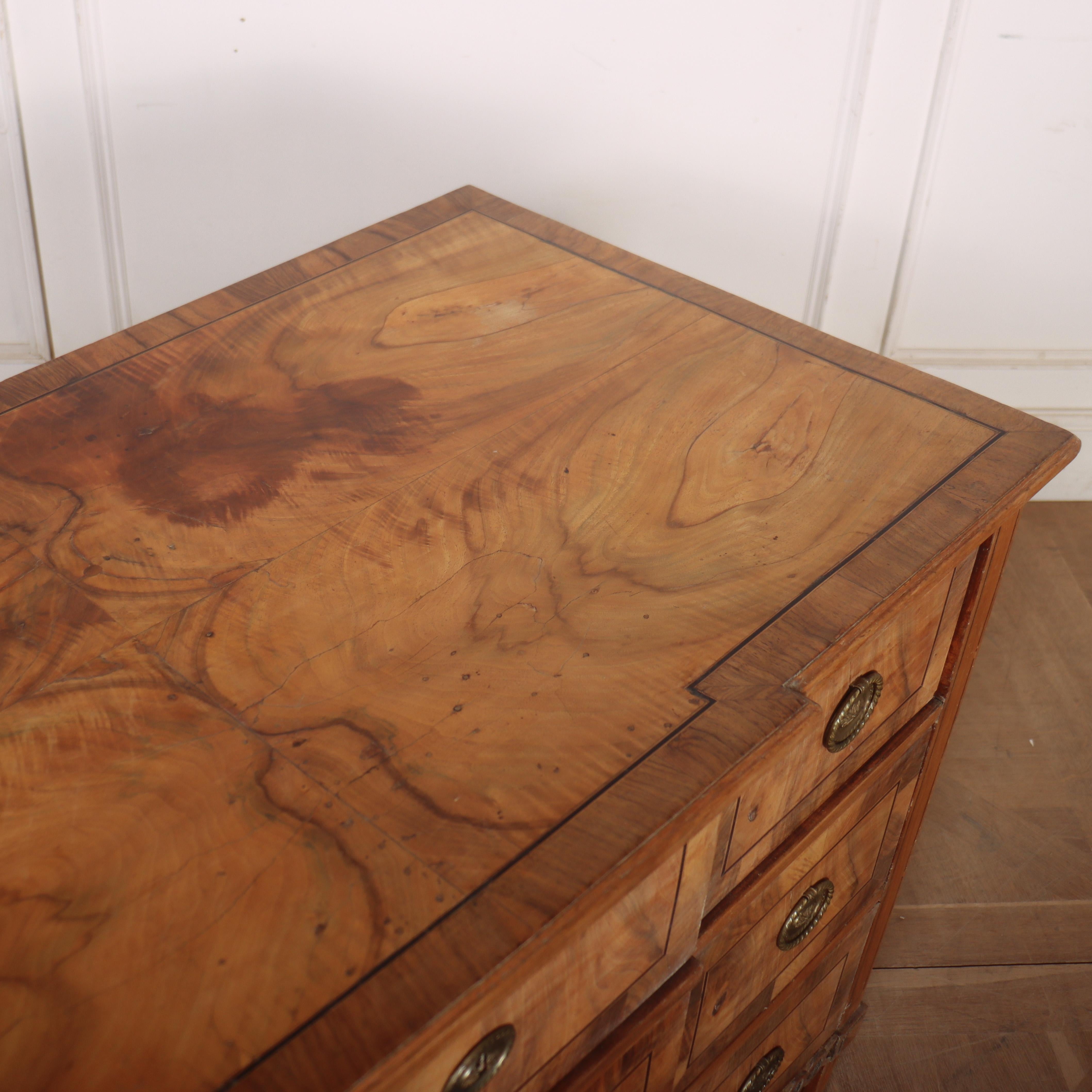 Commodo in noce austriaco in vendita 5