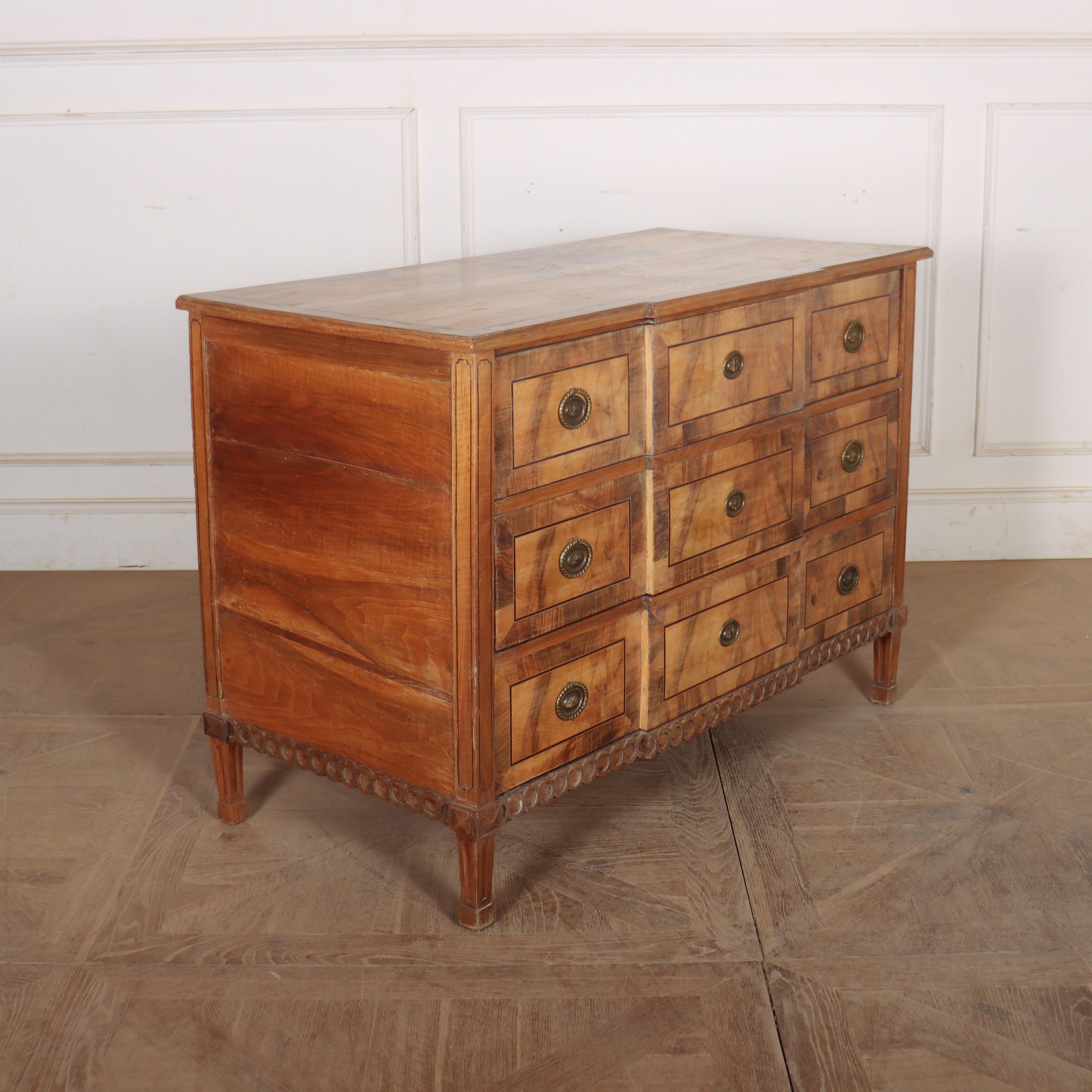 Commodo in noce austriaco in vendita 1