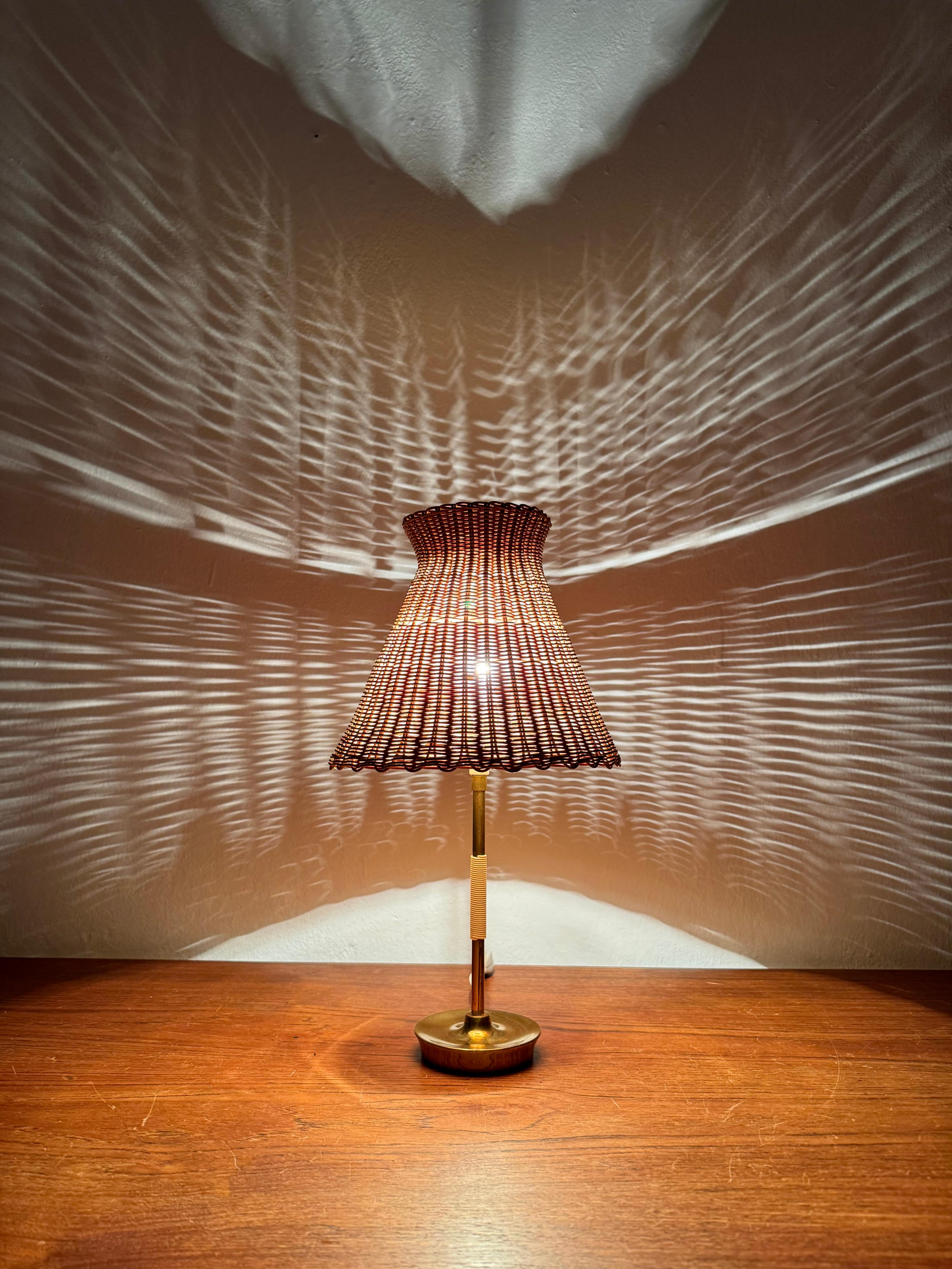 Austrian Wicker Table Lamp by Rupert Nikoll en venta 4