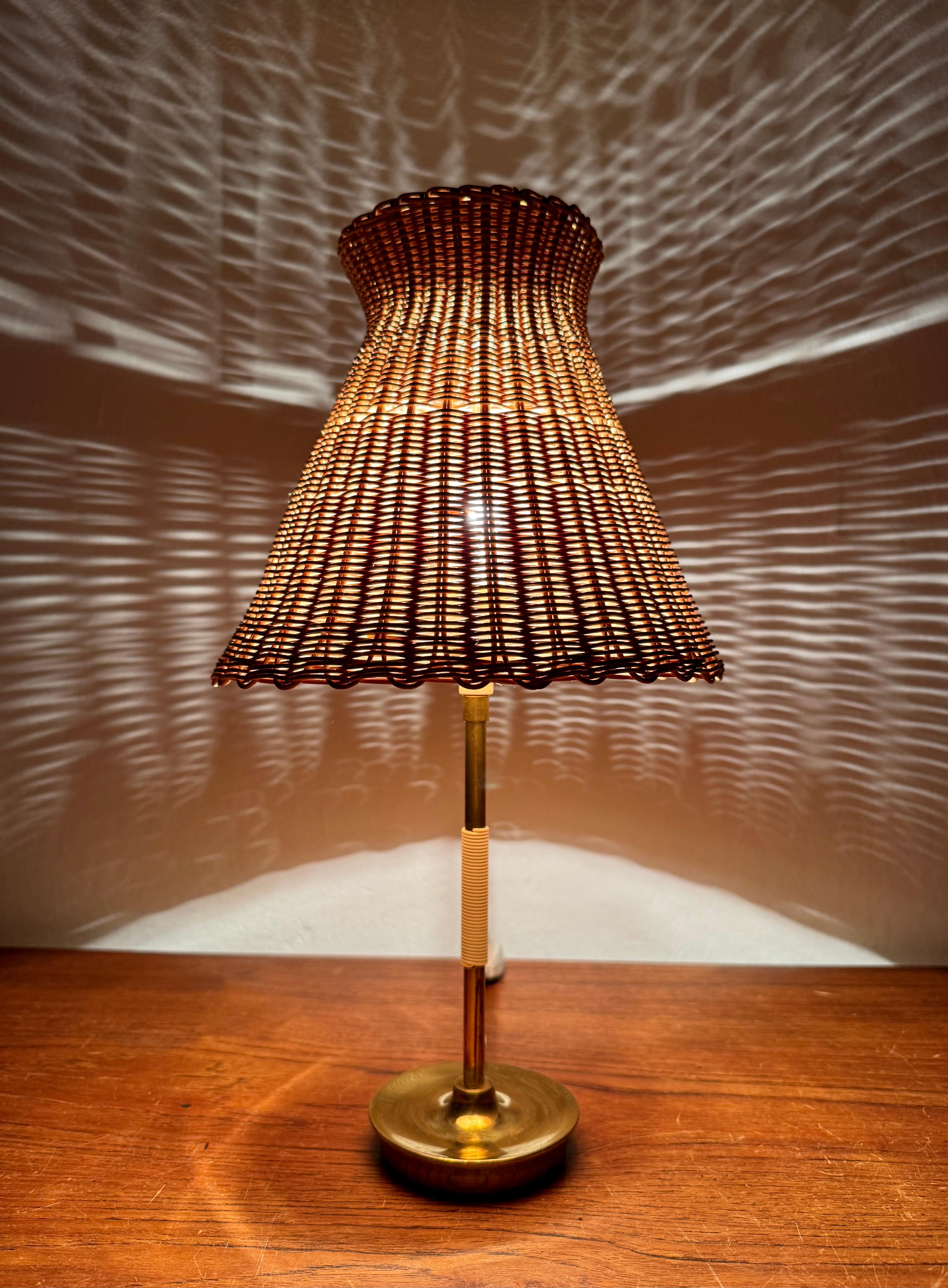 Austrian Wicker Table Lamp by Rupert Nikoll en venta 5