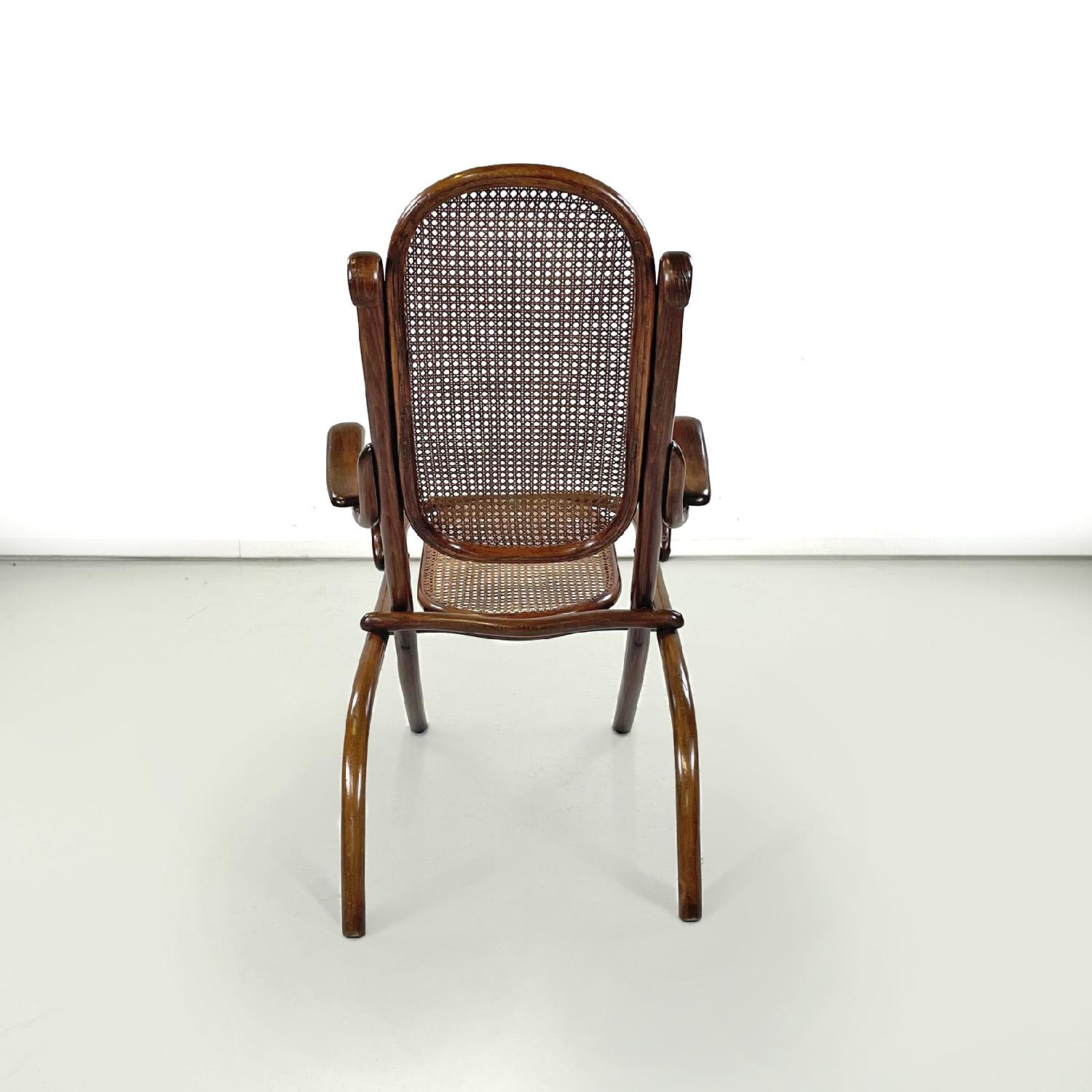 Austrian wooden foldable Thonet armchair with Vienna straw, late 1800s In Good Condition For Sale In MIlano, IT