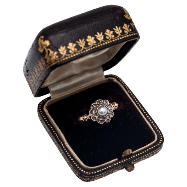 Austro-Hungarian Daisy ring with diamonds and pearl, early 20th century. For Sale