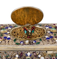 Caja de plata con pájaros cantores y incrustaciones de joyas de la monarquía austrohúngara