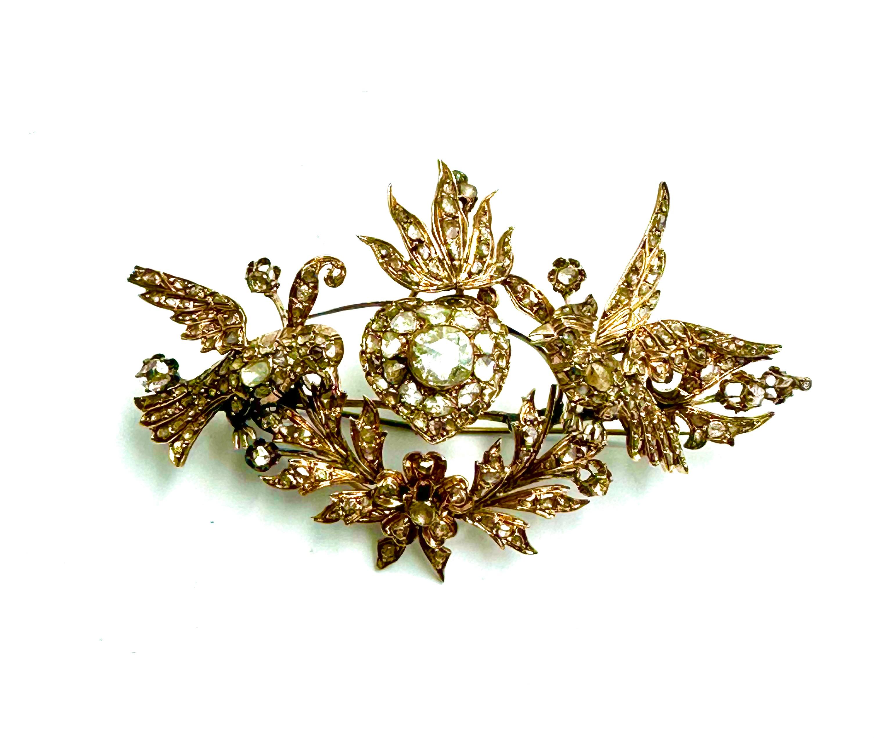 Fabulous set consisting of pendant-brooch and ring from the Austro-Hungarian Empire period.
The ring, in the shape of a stylized lily, is embellished with natural 