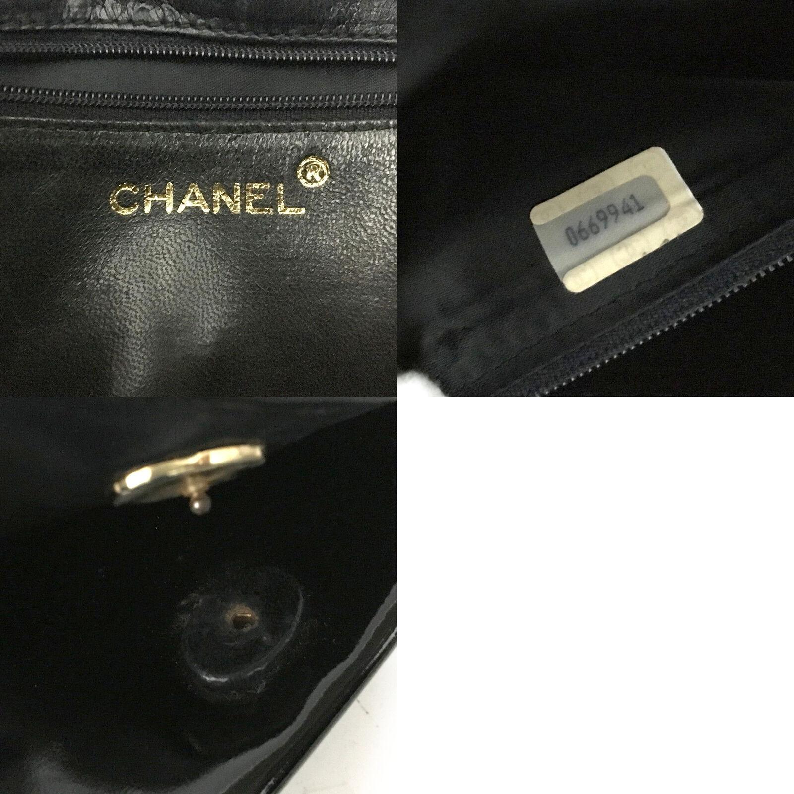 Auth. Chanel CC Quilted Leather Hand Bag For Sale 1