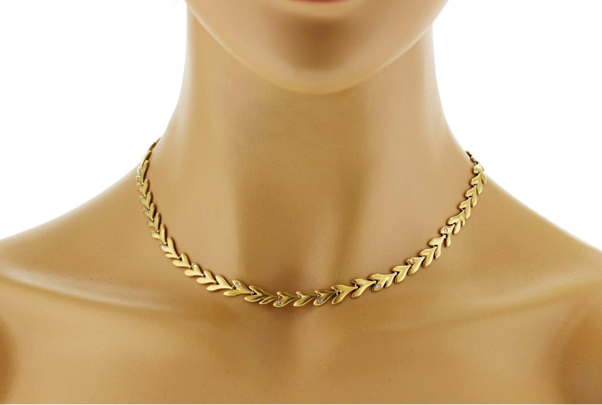 100% authentisch, 100% Kundenzufriedenheit 
Kettenbreite: 6.6 mm
Größe: 16 Zoll 
Metall: 18K Gelbgold
Punzierungen: 18K HS
Gesamtgewicht: 37.4 Gramm
Stein-Typ: Rosenschliff Diamanten ca. 0,12 CT
Zustand: PreOwned
Geschätzter Preis: