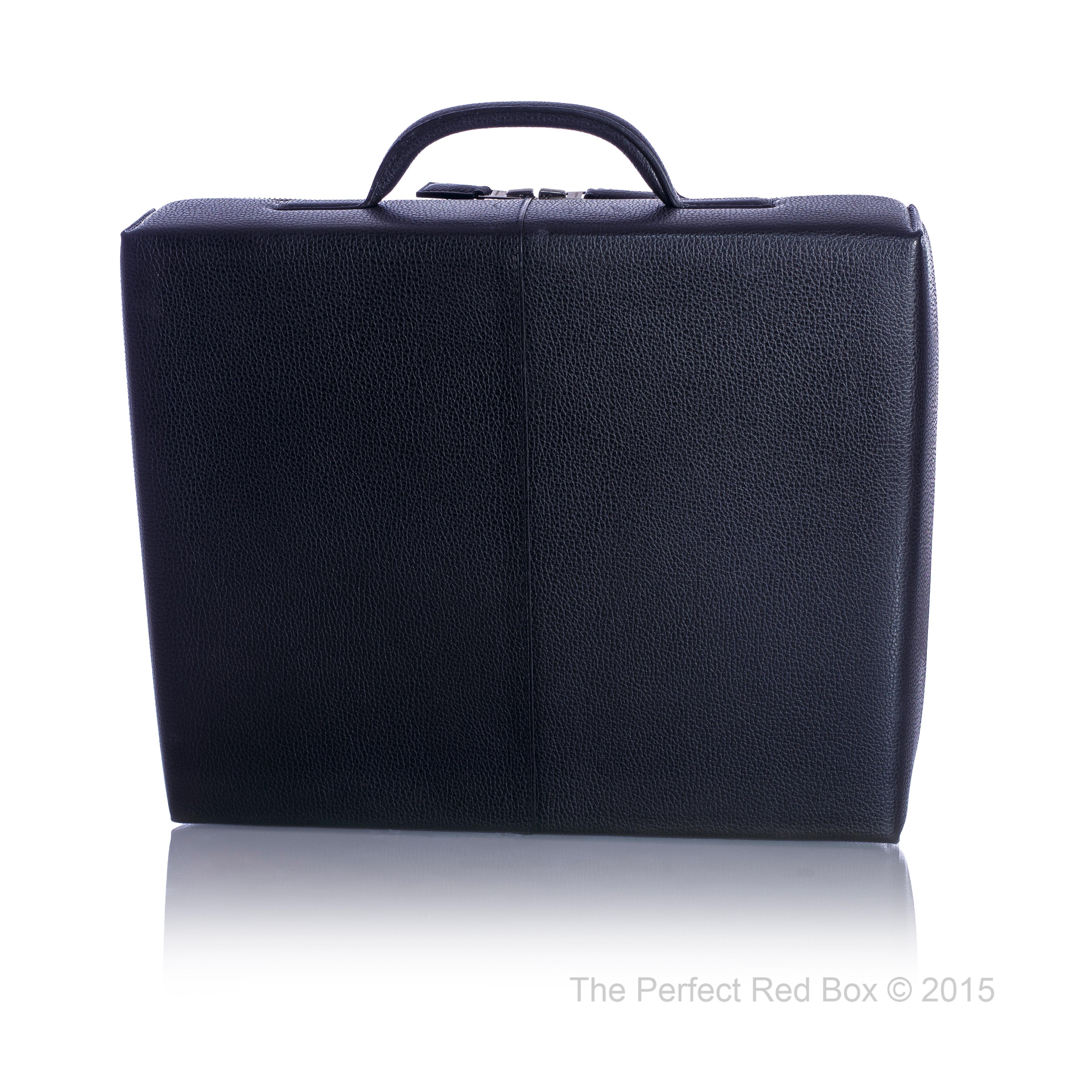 Herlight 33cm - Black Vache Liegee‏ - New - 1505211440

Brand: Hermès
Type : Sac Depeche / Suite Case
Size: 33cm Based
Material: Vache Liegee
Colour: Black
Hardware: Silver Palladium
Issue: 2007
MRSP : 8000 USD
Artist: FRANÇOIS AZAMBOURG
Condition: