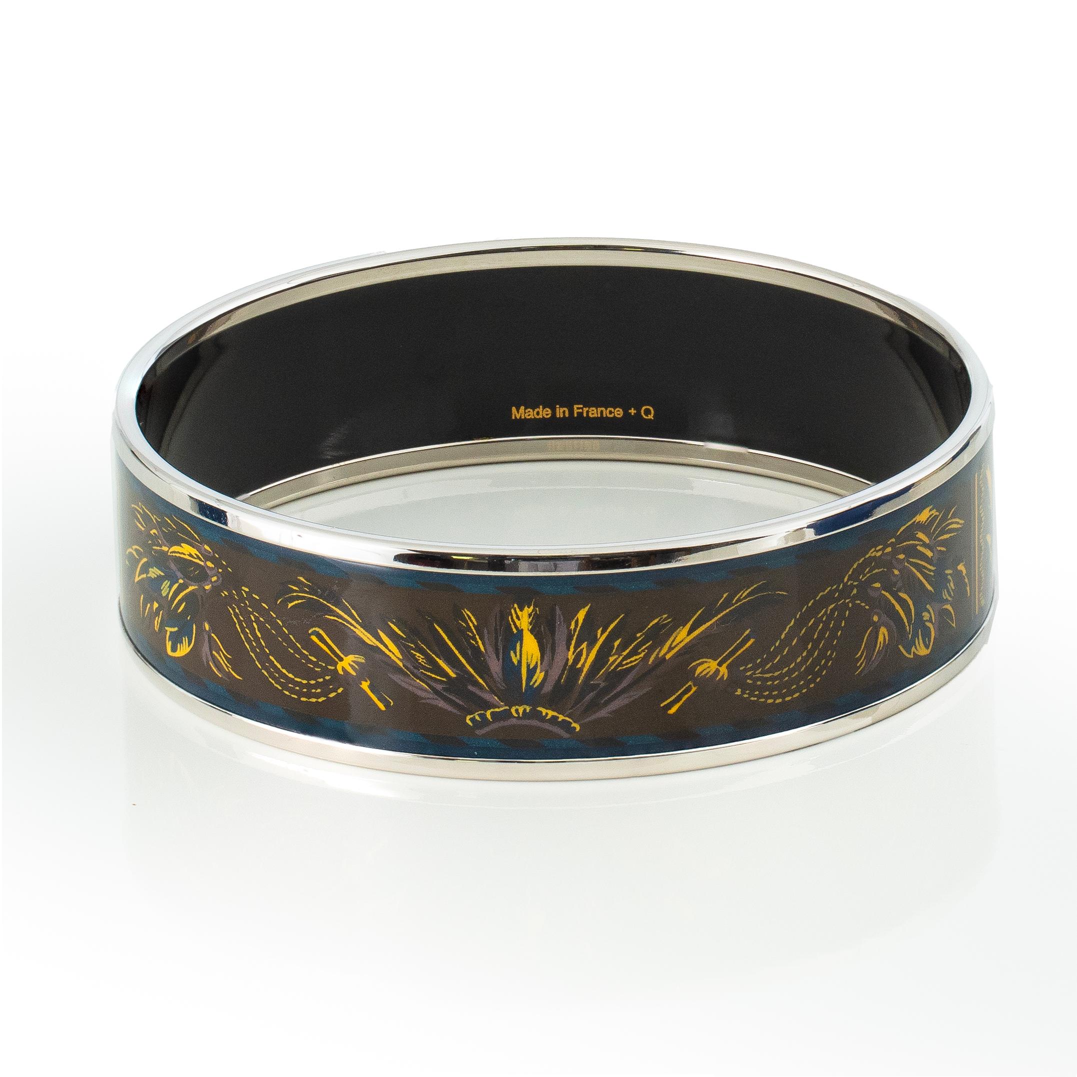 PULSERA - Brasil - ESP - Turquesa Surteint - 65-17mm NWOTS -2401031817

Marca: Hermès
Tipo Pulsera esmaltada
Nombre Design: Brasil
Artista: Laurence Bourthoumieux
Material: Esmalte plateado
Tipo de pulsera Brazalete
Estado: Nuevo Sin Etiqueta