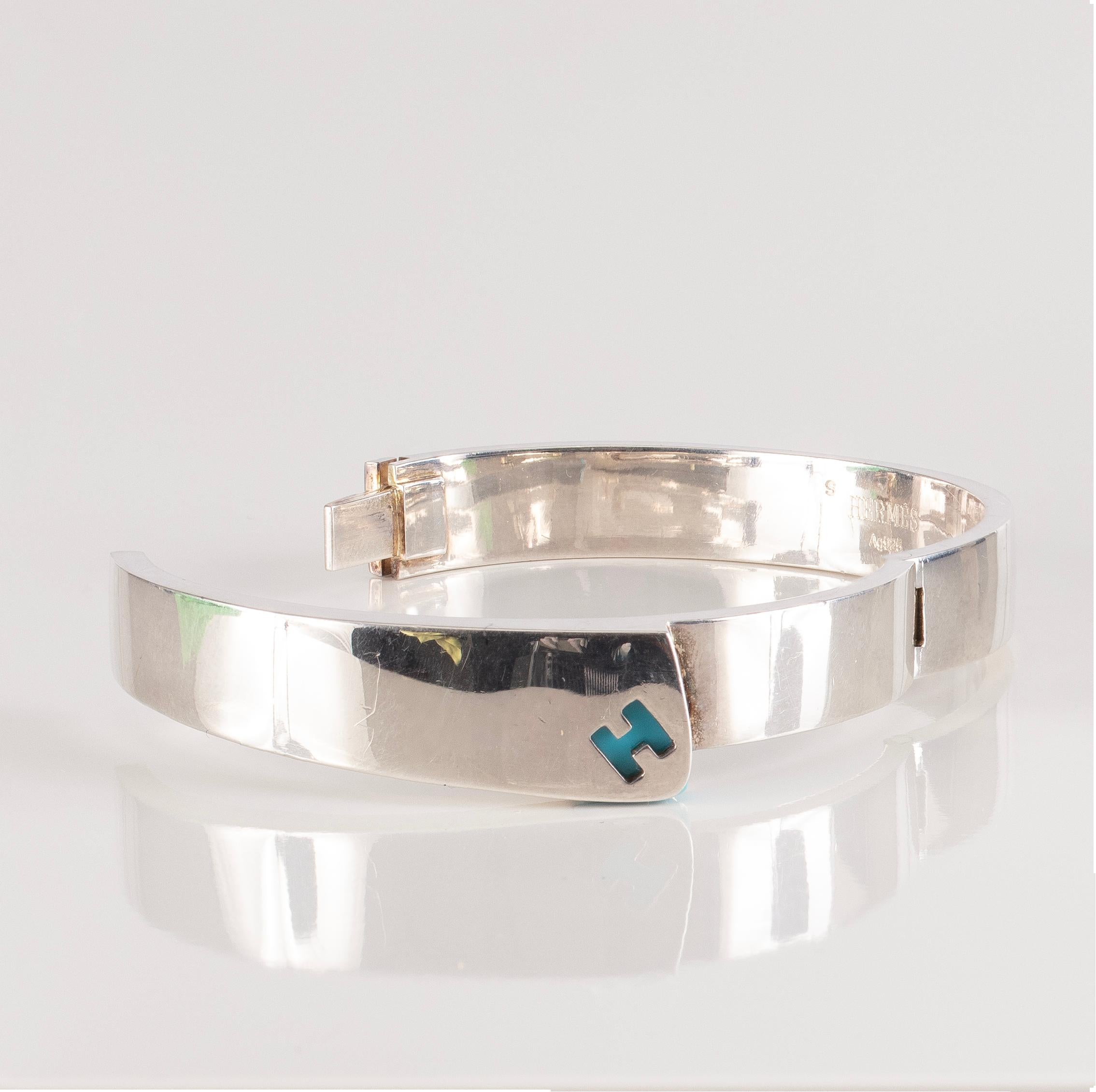 Armband Candy Solid Silber 925 - 47.86Gr - 55-11mm Türkis NWOCTSIB 2312142120

Marke: HERMES
Name Design: Süßigkeiten
Künstler:
MATERIAL: Massives Silber 925 - 188,20 Gramm
Typ: Armreif - Ovale Form
Zustand: Neu ohne Pflege Tag noch in