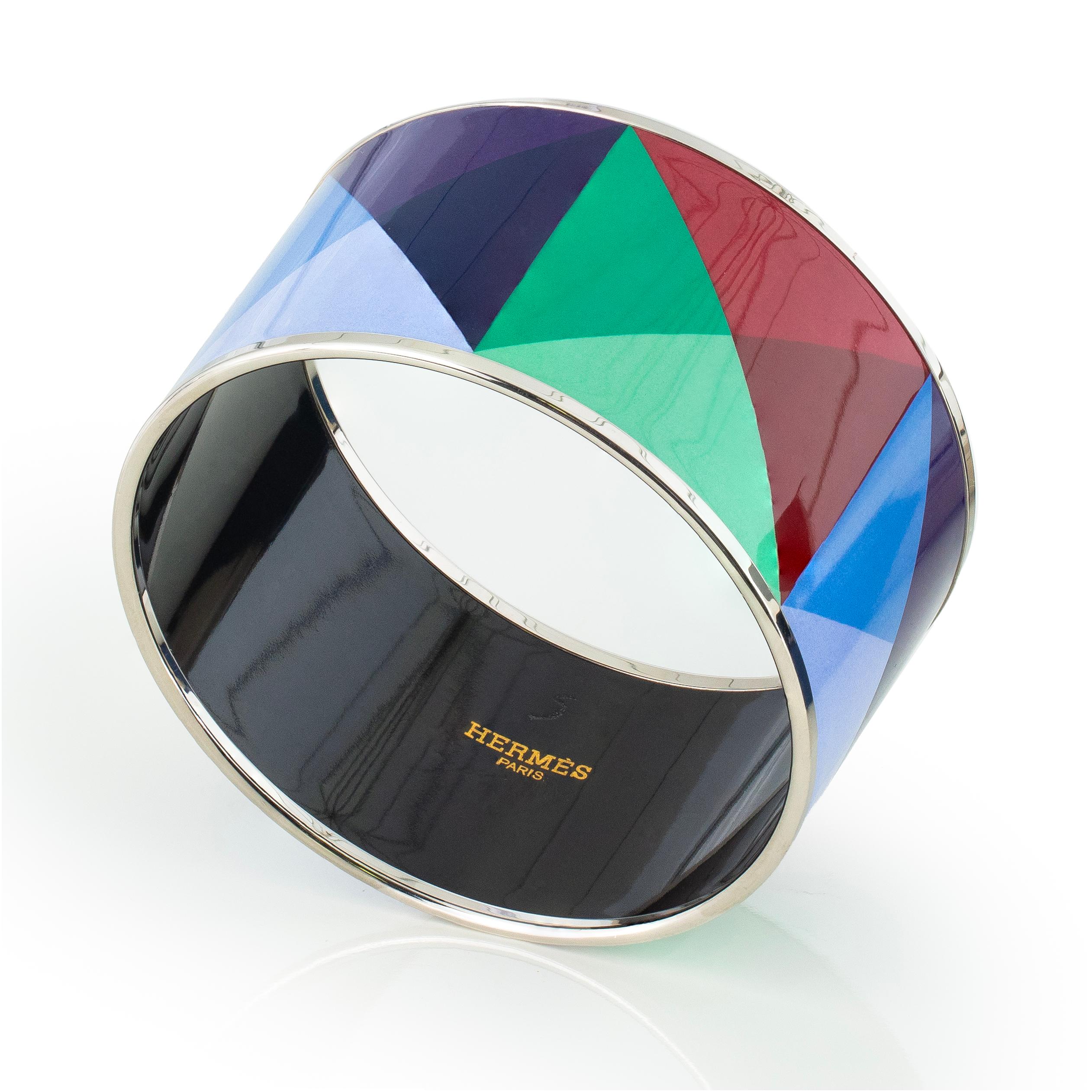 PULSERA - Clous En Trompe L Oeil - ESP - Club Multicolor - 65-35mm NWOTS - 2401031808

Marca: Hermès
Tipo Pulsera esmaltada
Diseño del nombre: Clous En Trompe L Oeil
Artista:
Material: Esmalte plateado
Tipo de pulsera Brazalete
Estado: Nuevo sin