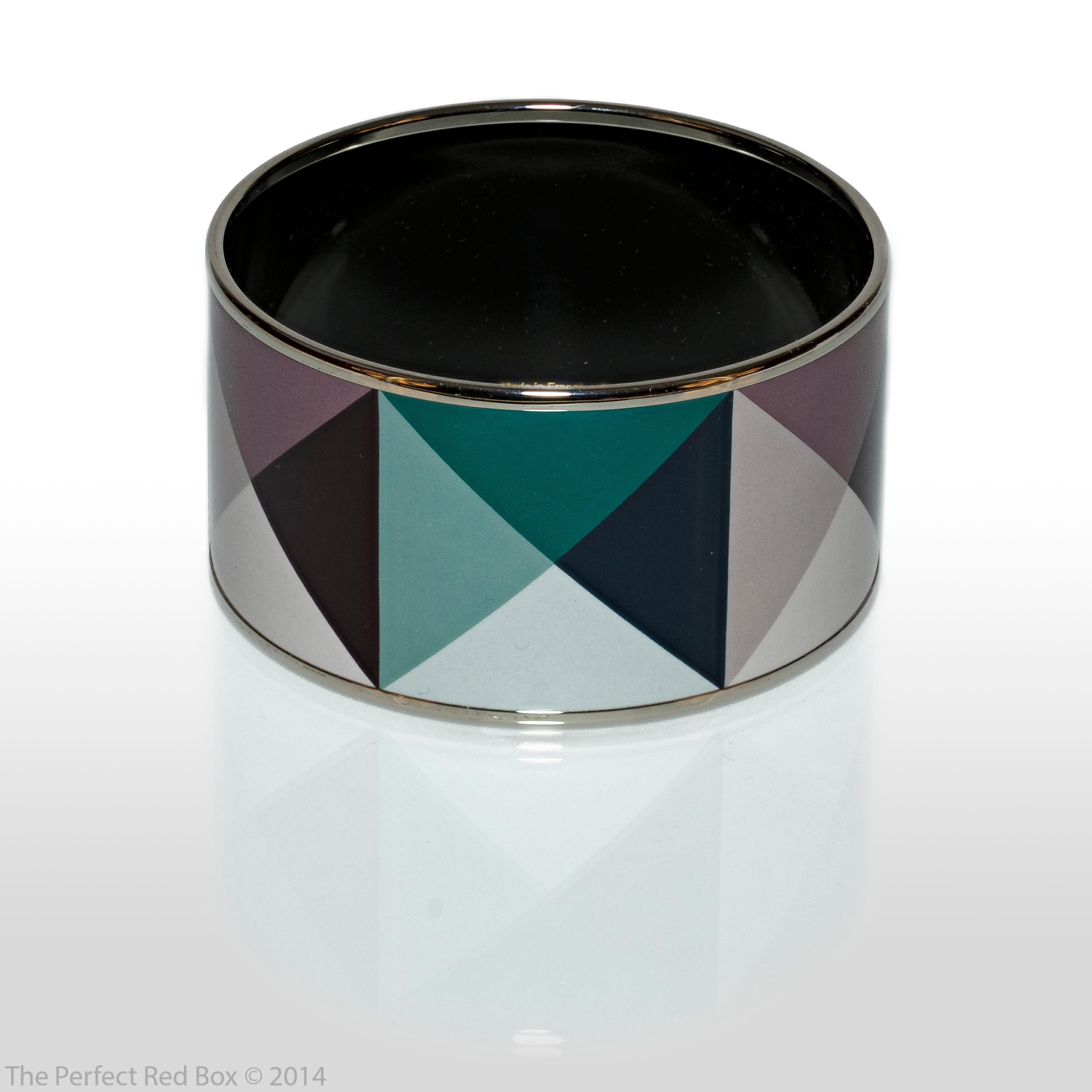 Bracelet Clous en Trompe l'Oeil - 65-36mm - Mineral - Enamel Silver Plated - NWOTS - 1312181934

Brand: Hermès
Type/Model: Enamel Bangle/Bracelet
Design Name: Clous en trompe l’œil, Trompe-l’œil Studs
Artist: Paul Quenson
Color: Minéral