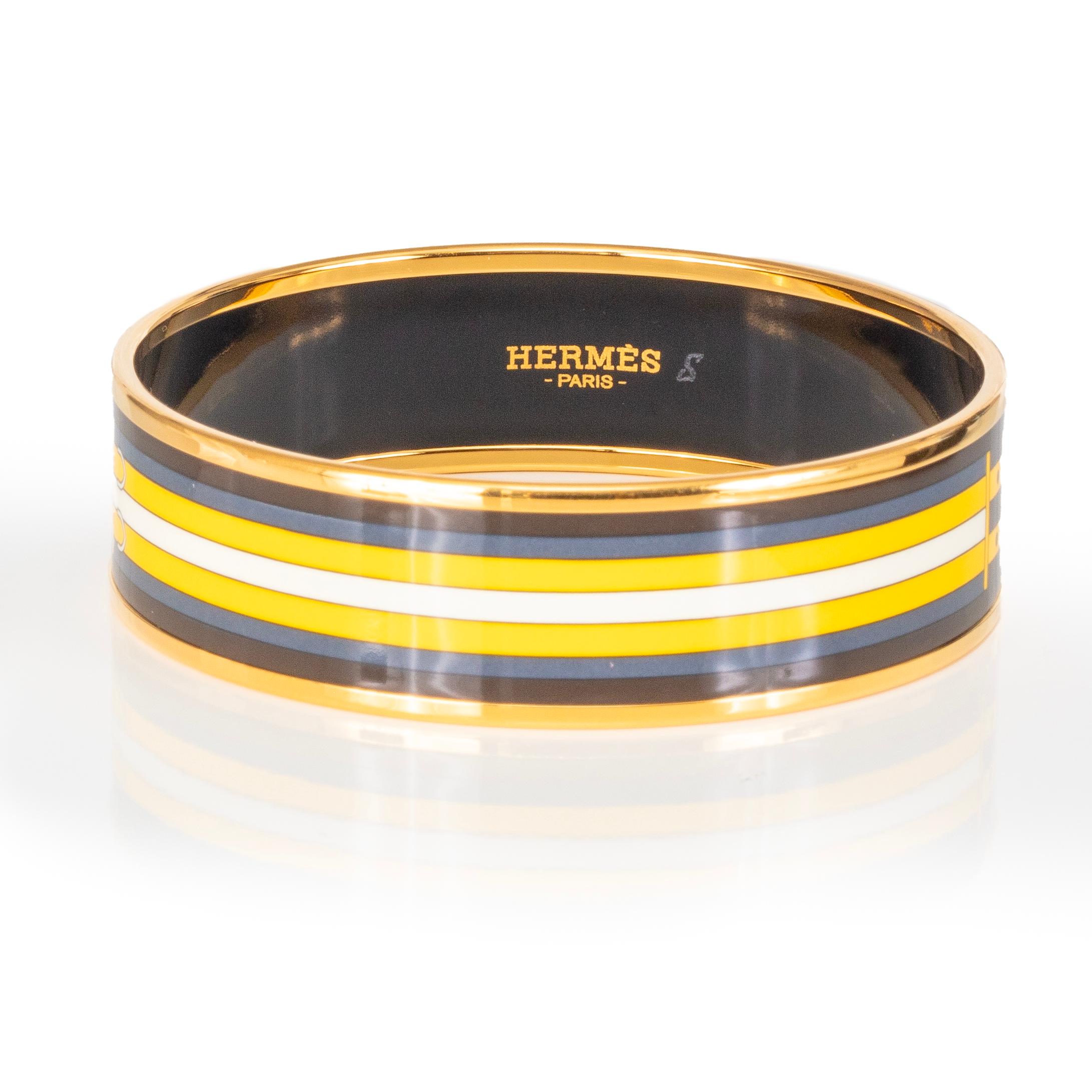PULSERA EGP - NOUVEAU ROBACAR - Negro Amarillo - 65-16mm NWOTS - 2311181311

Marca: HERMES
Diseño del nombre: NOUVEAU ROBACAR
Artista:
Material: Esmalte Dorado
Tipo de pulsera Brazalete
Estado: Nuevo sin etiqueta S
Diámetro: 6.5 cm
Circunferencia: