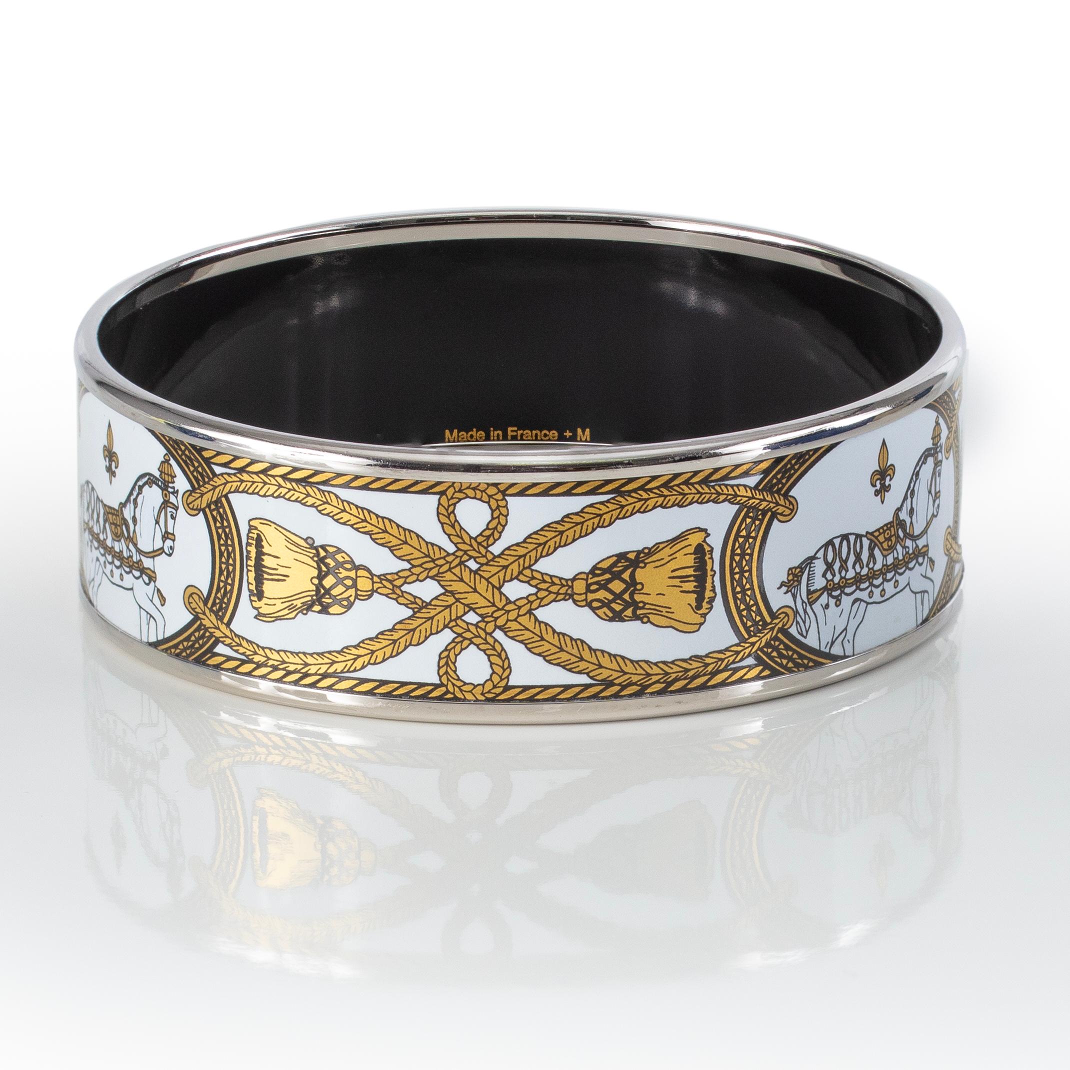 BRACELET - Grand Apparat - ESP - White Rose - 65-20mm NWOTS - 2312072116

Brand: Hermès
Type: Enamel Bangle
Name Design: Grand Apparat
Artist: Jacques Eudel
Material: Enamel-plated
Type: Bangle
Condition: New Without Tag S - Never Worn, No