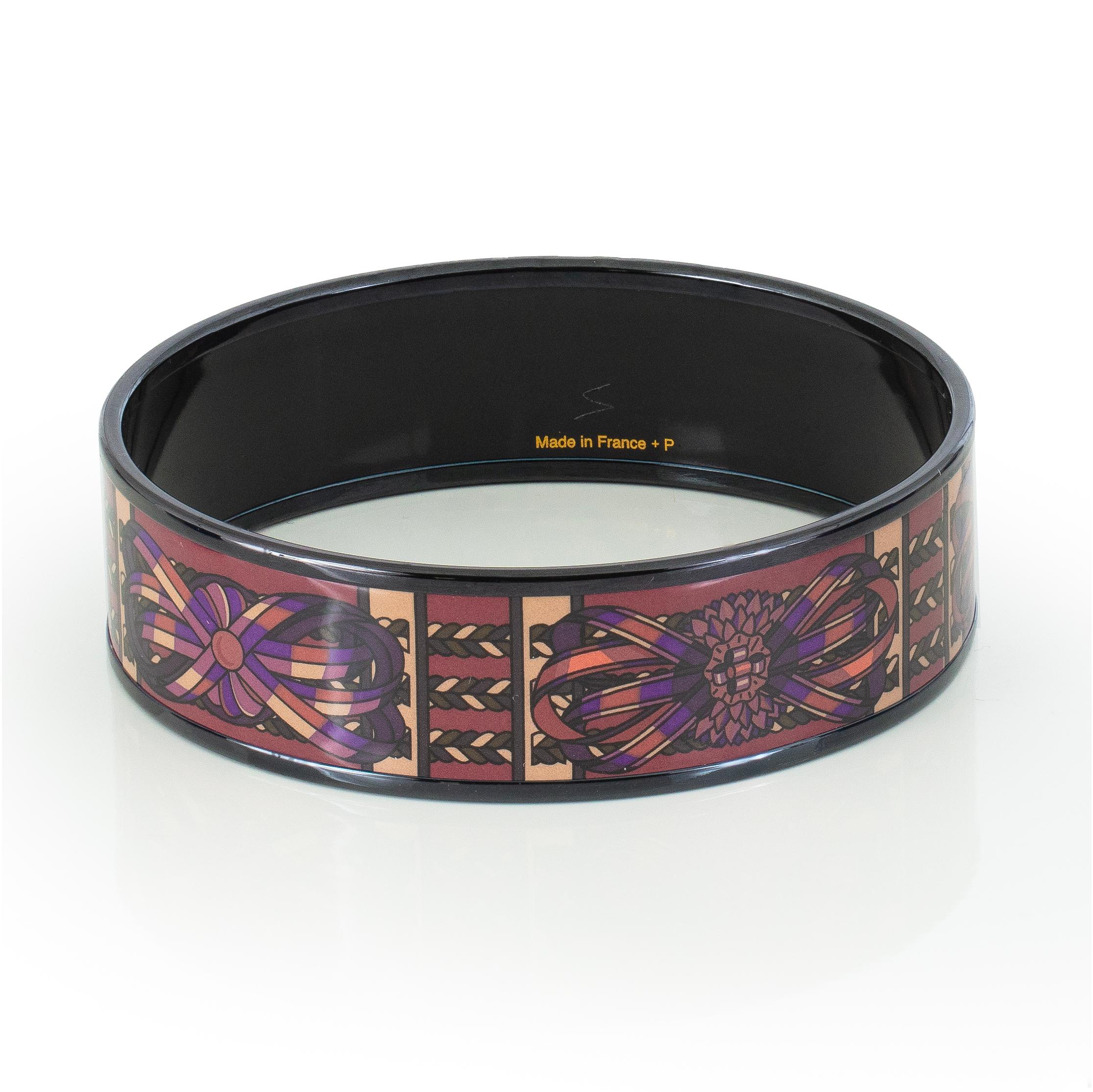 Bracelet Colliers de Chiens - EGP - 65-20mm Noir Gris Jaune - NWOTS - 2311191805

Marque : Hermès
Type/Modèle : Bracelet en émail
Nom du modèle : Colliers de Chiens, Dog Collars
Artistics : Virginie Jamin
Couleur : Noir (Black), Gris (Grey), Jaune