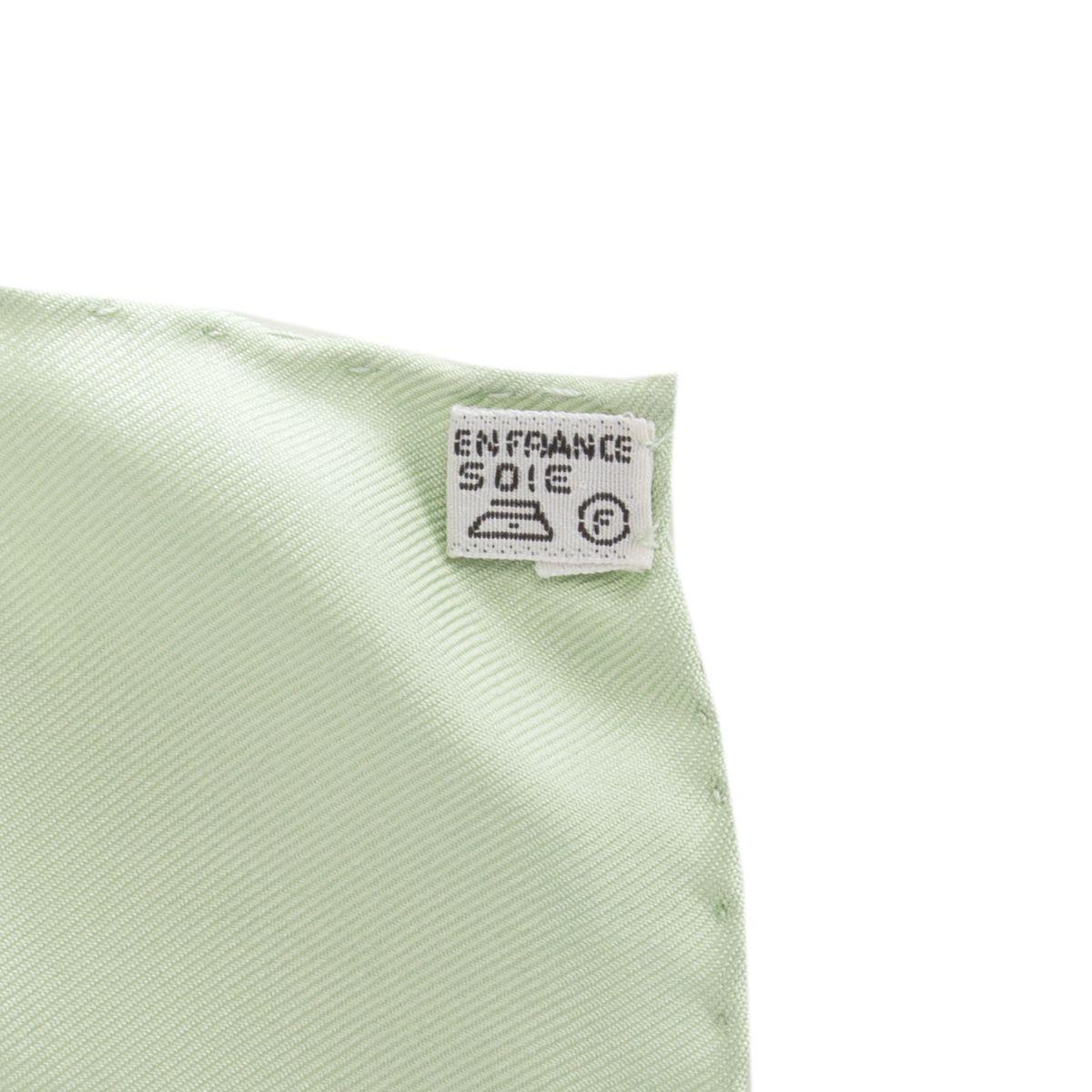 auth HERMES green white ROMANTIQUE 90 silk twill Scarf In New Condition In Zürich, CH